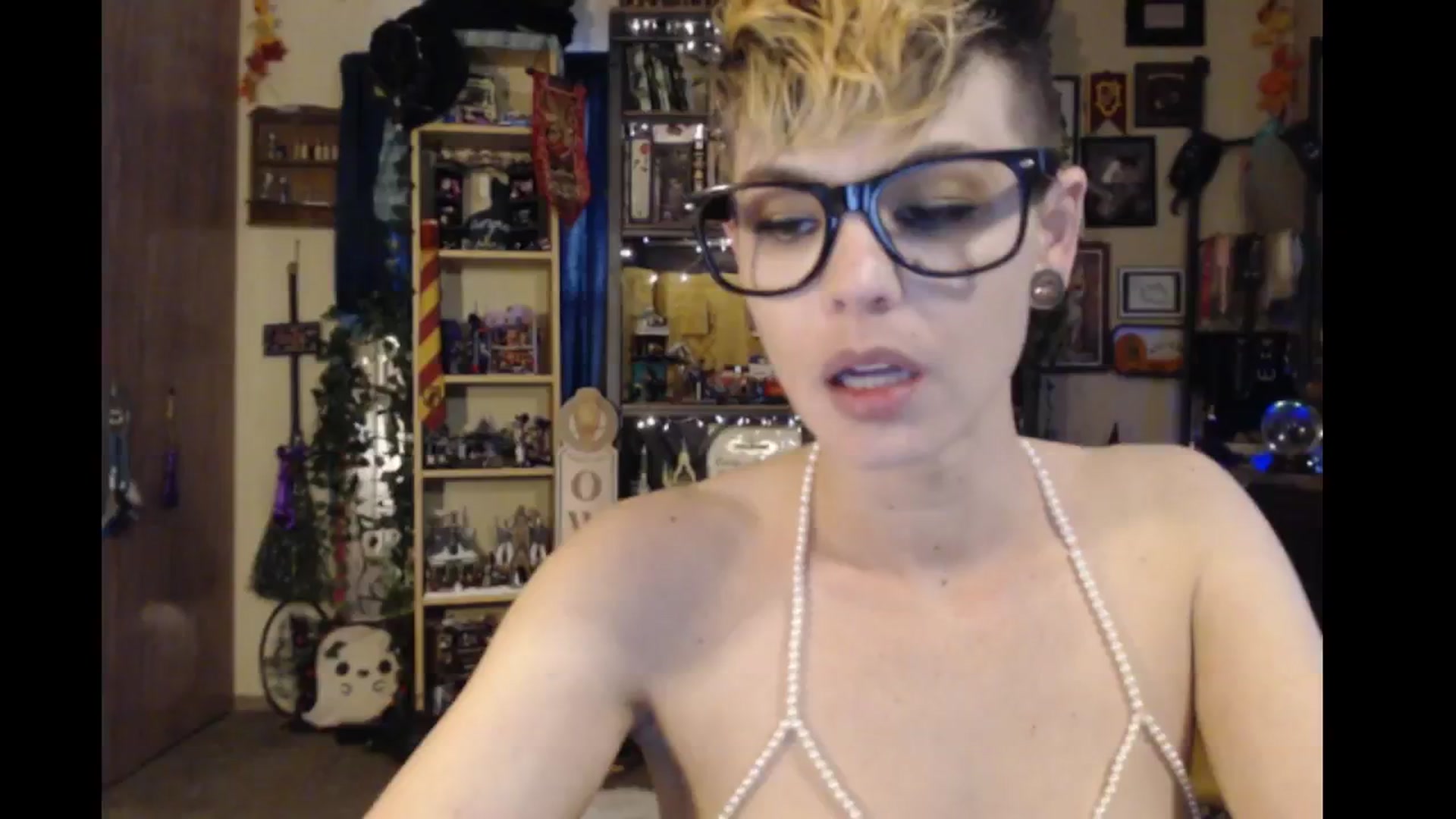 Gallery image thumbnail from Ancored's myfreecams stream on, 04/24/2024, 22:55 image 6 of 20