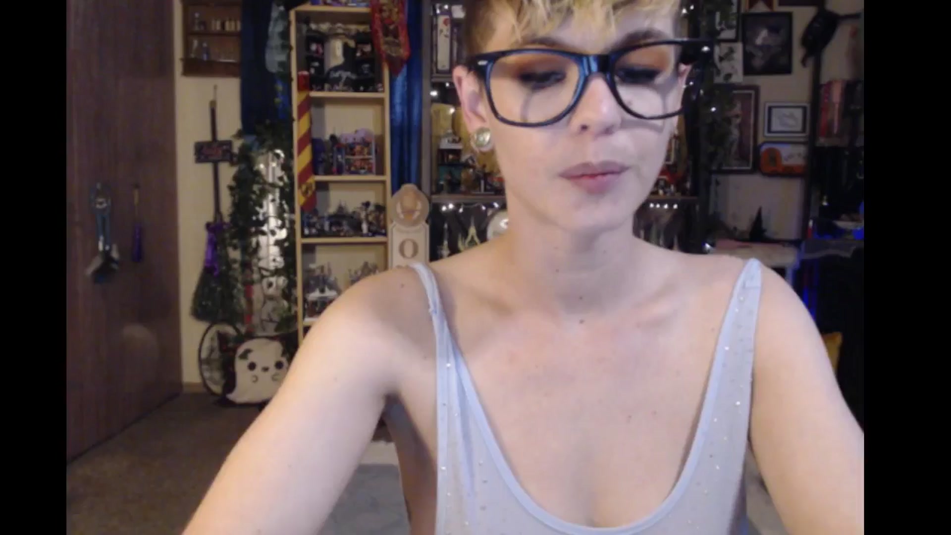 Gallery image thumbnail from Ancored's myfreecams stream on, 04/29/2024, 22:53 image 7 of 20