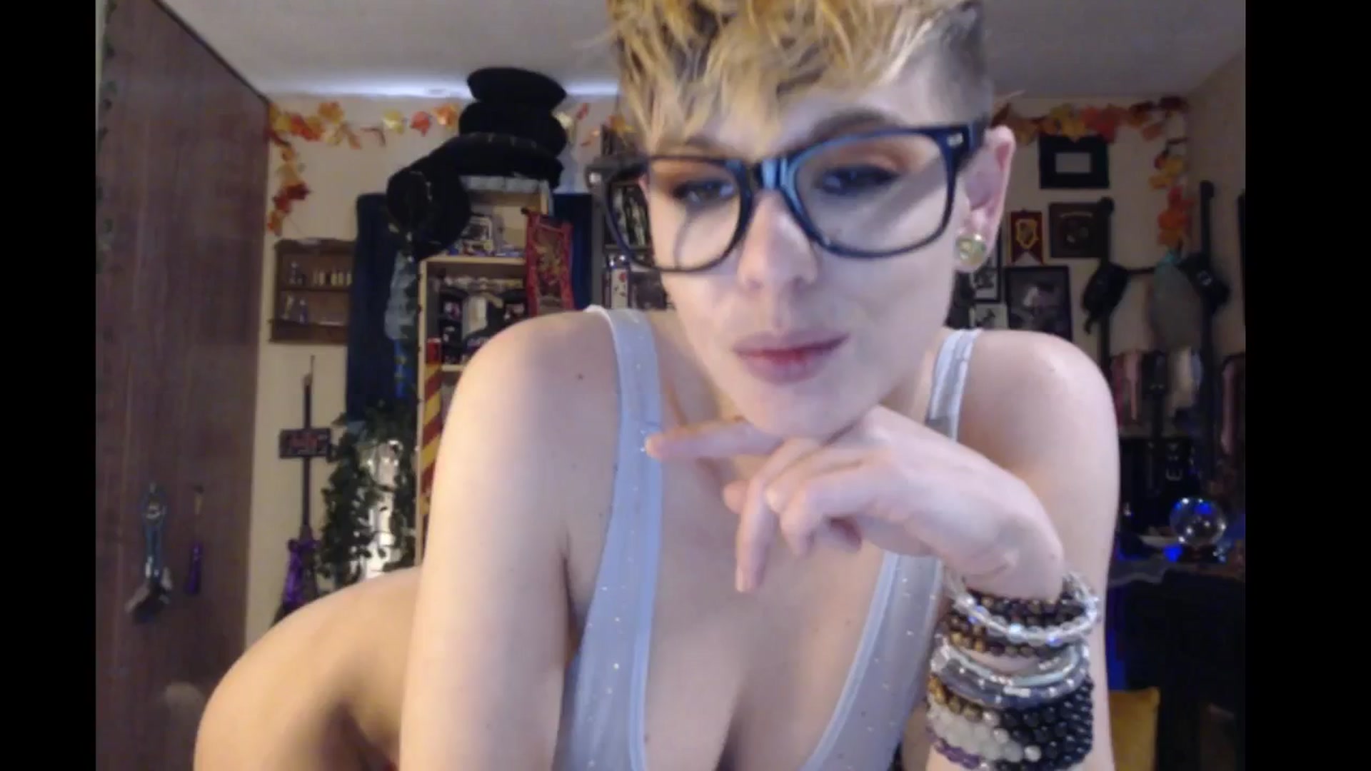 Gallery image thumbnail from Ancored's myfreecams stream on, 04/29/2024, 22:53 image 11 of 20