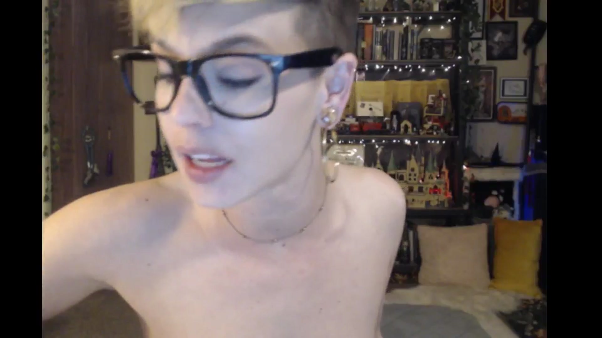 Gallery image thumbnail from Ancored's myfreecams stream on, 05/04/2024, 24:02 image 19 of 20