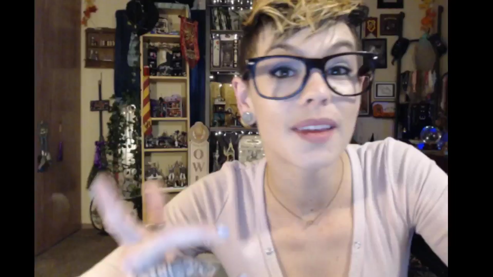 Gallery image thumbnail from Ancored's myfreecams stream on, 05/09/2024, 23:51 image 18 of 20