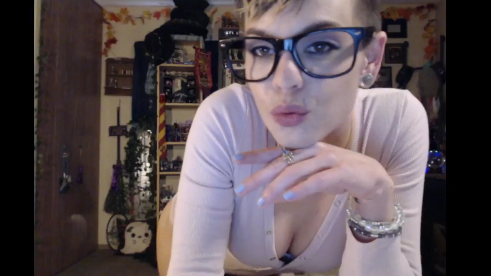 Gallery image thumbnail from Ancored's myfreecams stream on, 05/09/2024, 23:51 image 2 of 20