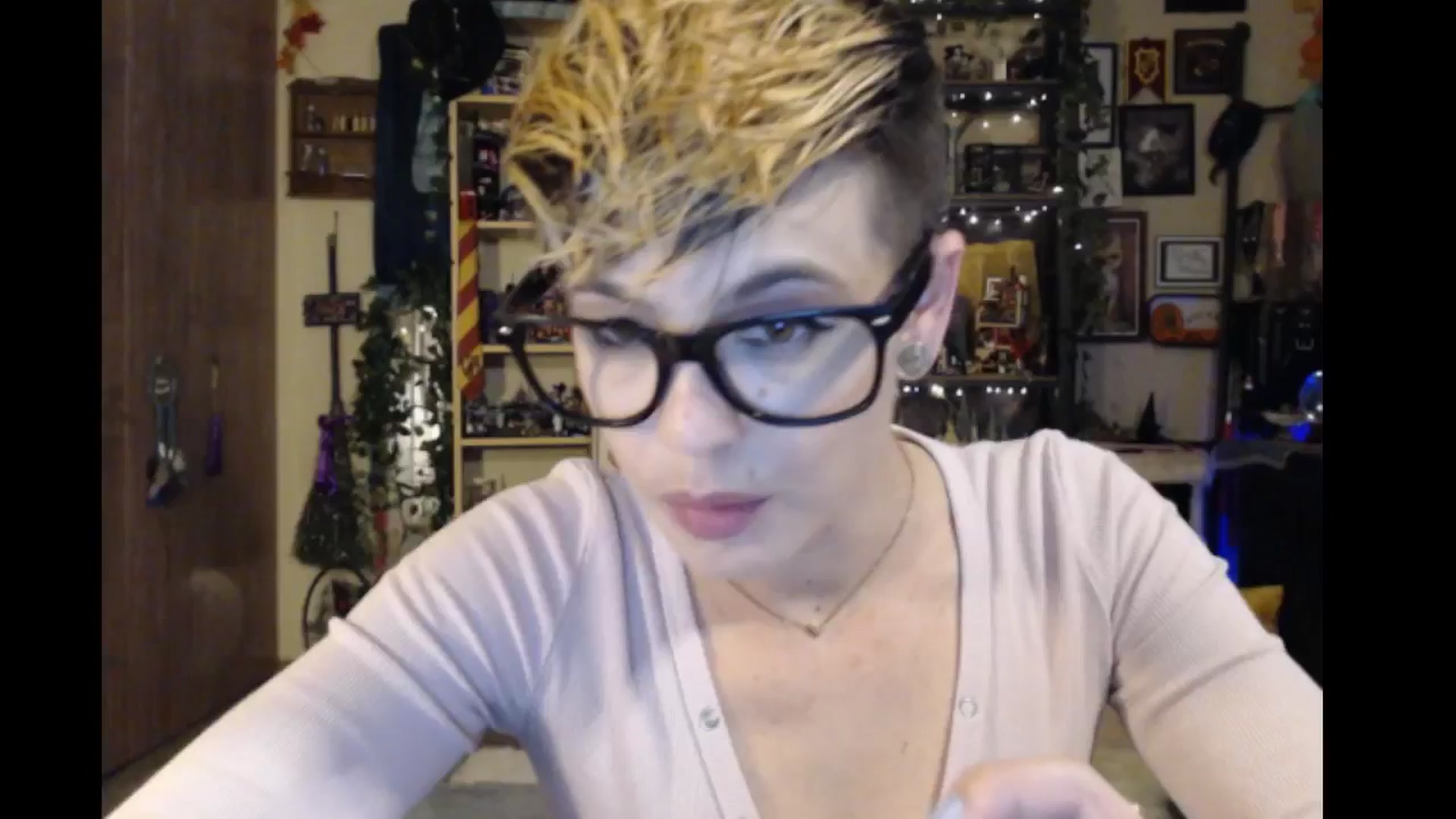 Gallery image thumbnail from Ancored's myfreecams stream on, 05/09/2024, 23:51 image 15 of 20