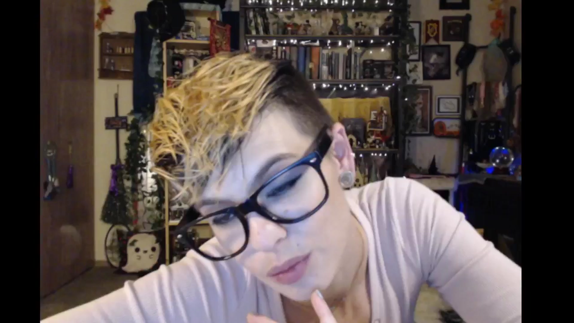 Gallery image thumbnail from Ancored's myfreecams stream on, 05/09/2024, 23:51 image 17 of 20