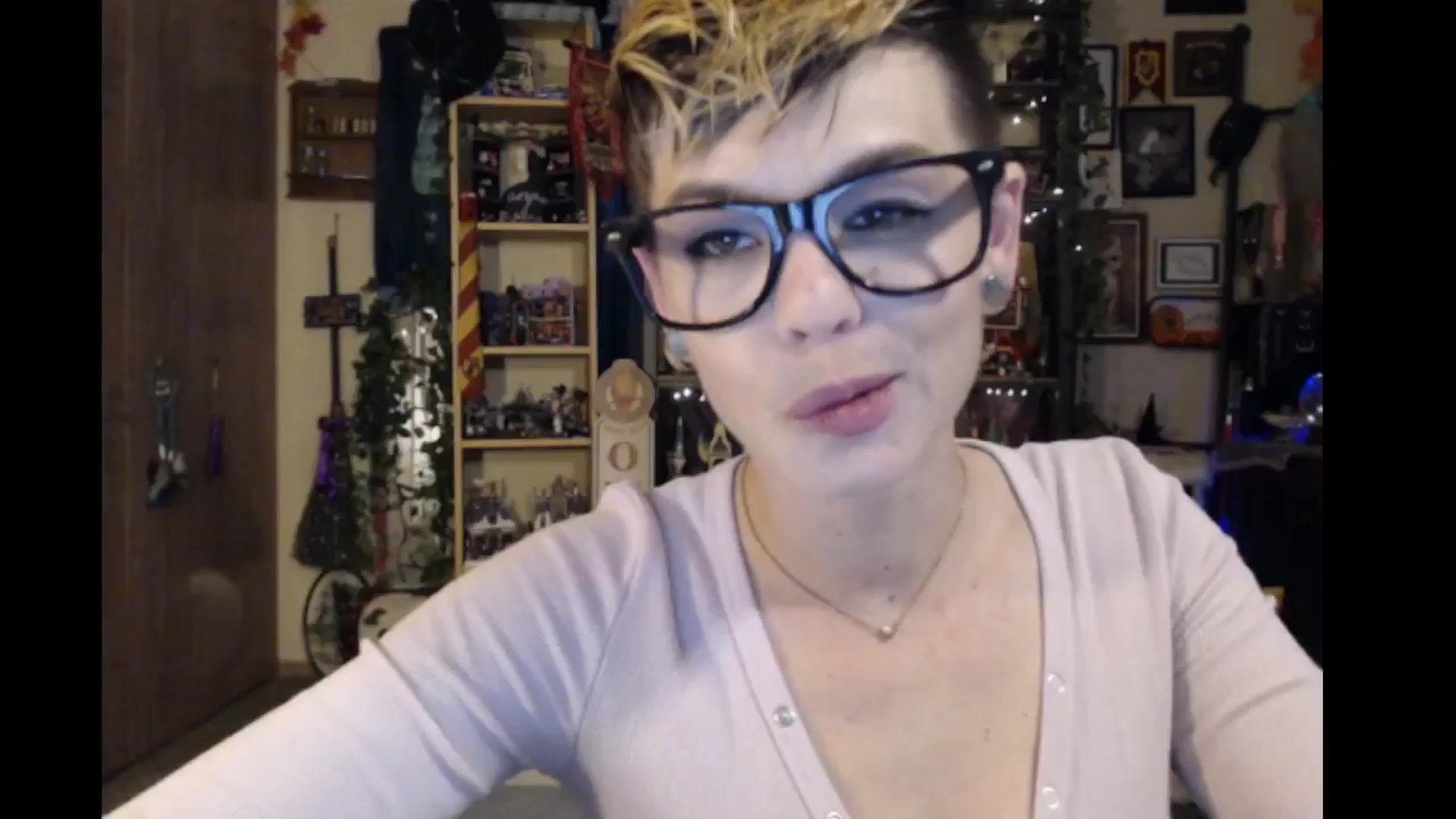 Gallery image thumbnail from Ancored's myfreecams stream on, 05/09/2024, 23:51 image 10 of 20