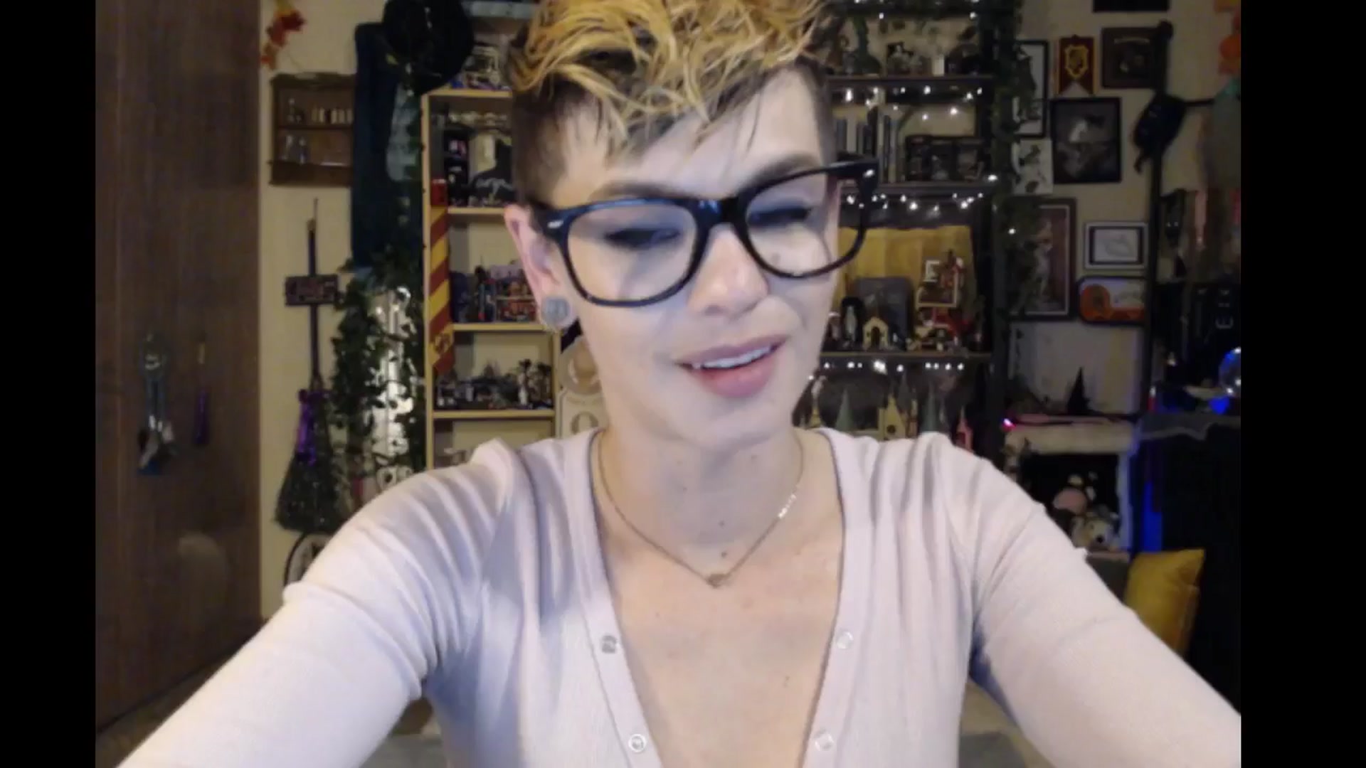 Gallery image thumbnail from Ancored's myfreecams stream on, 05/09/2024, 23:51 image 13 of 20