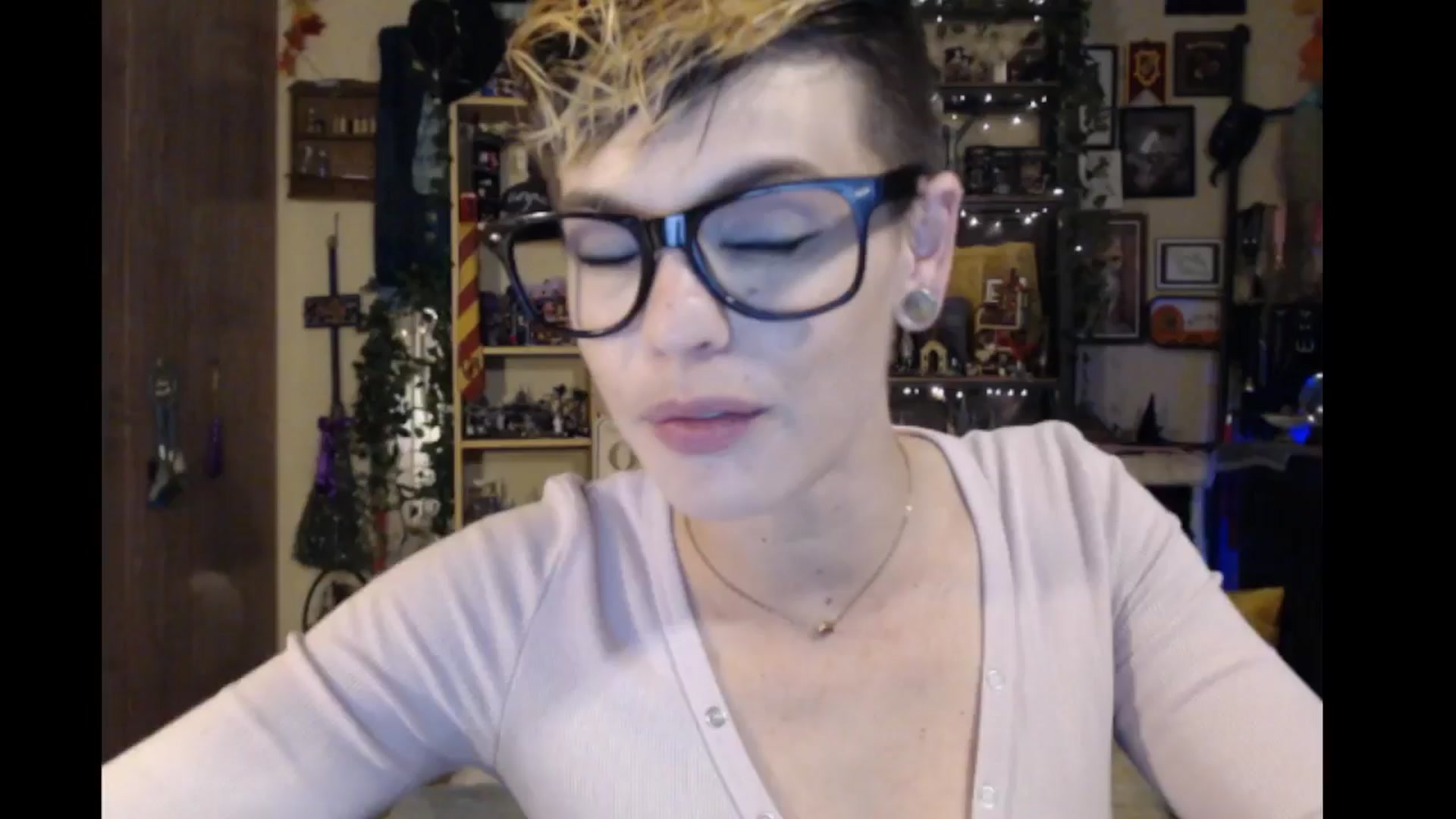 Gallery image thumbnail from Ancored's myfreecams stream on, 05/09/2024, 23:51 image 9 of 20