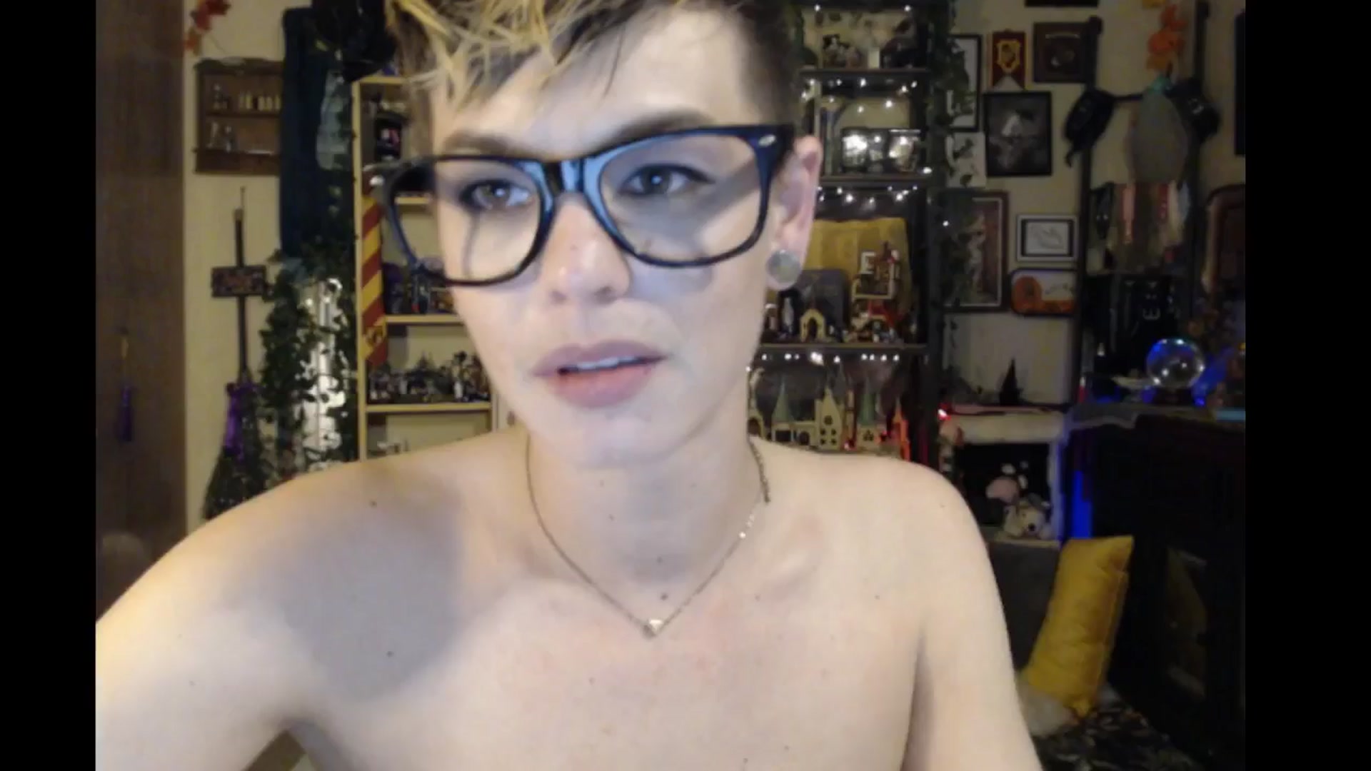 Gallery image thumbnail from Ancored's myfreecams stream on, 05/10/2024, 24:36 image 7 of 20