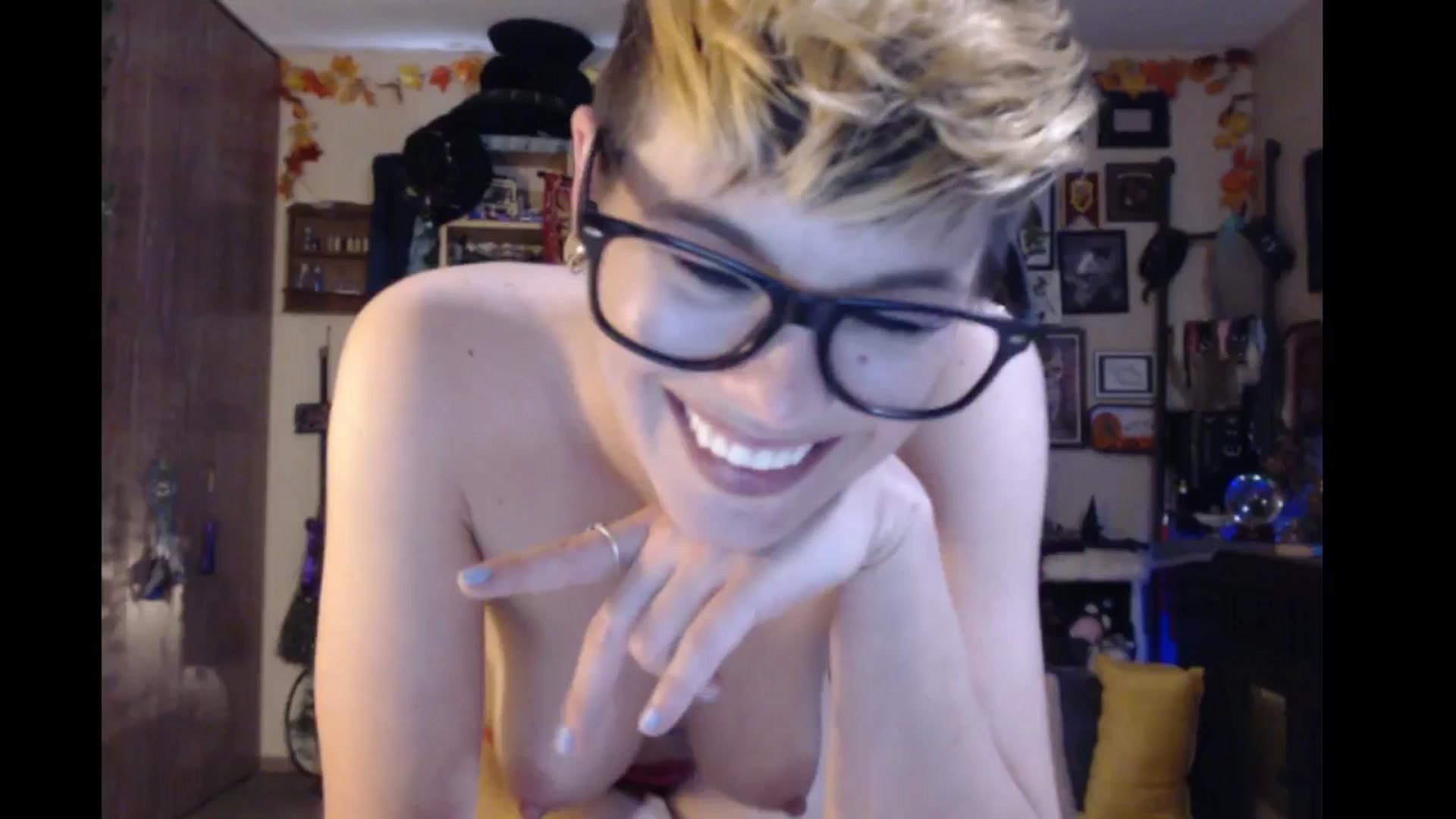 Gallery image thumbnail from Ancored's myfreecams stream on, 05/21/2024, 24:00 image 17 of 20