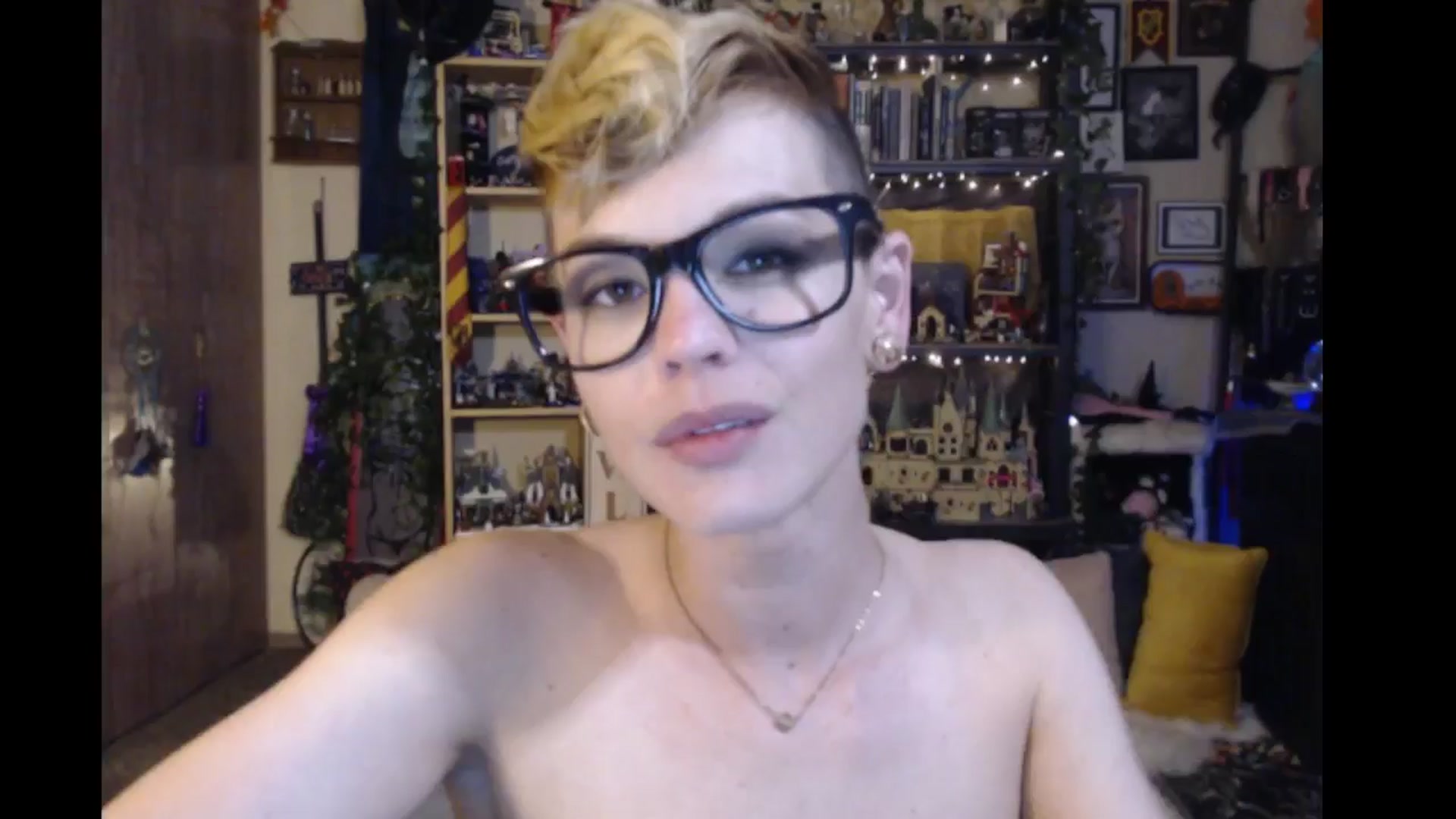 Gallery image thumbnail from Ancored's myfreecams stream on, 05/24/2024, 01:14 image 14 of 20
