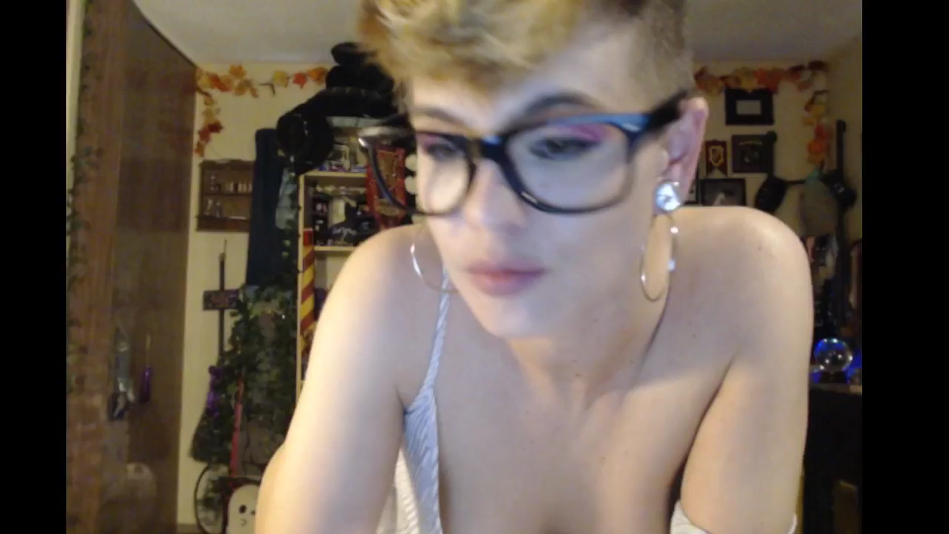 Gallery image thumbnail from Ancored's myfreecams stream on, 05/29/2024, 24:31 image 19 of 20