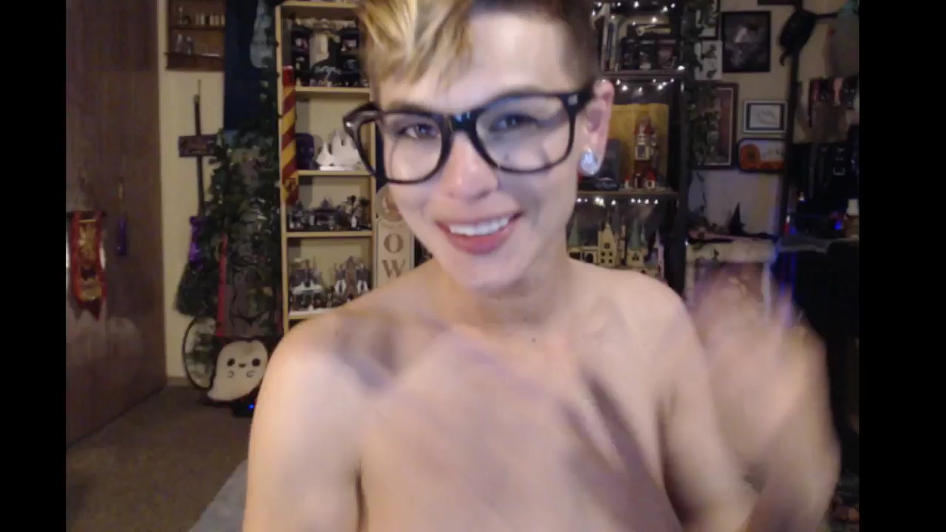 Gallery image thumbnail from Ancored's myfreecams stream on, 06/04/2024, 01:35 image 6 of 20