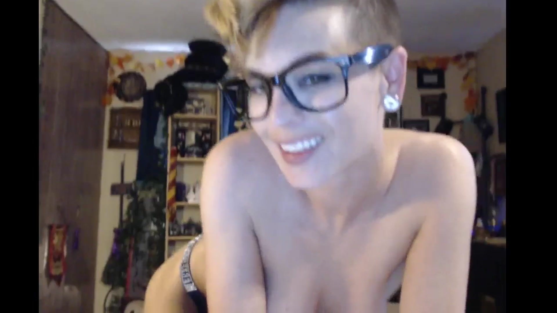 Gallery image thumbnail from Ancored's myfreecams stream on, 06/04/2024, 22:32 image 9 of 20