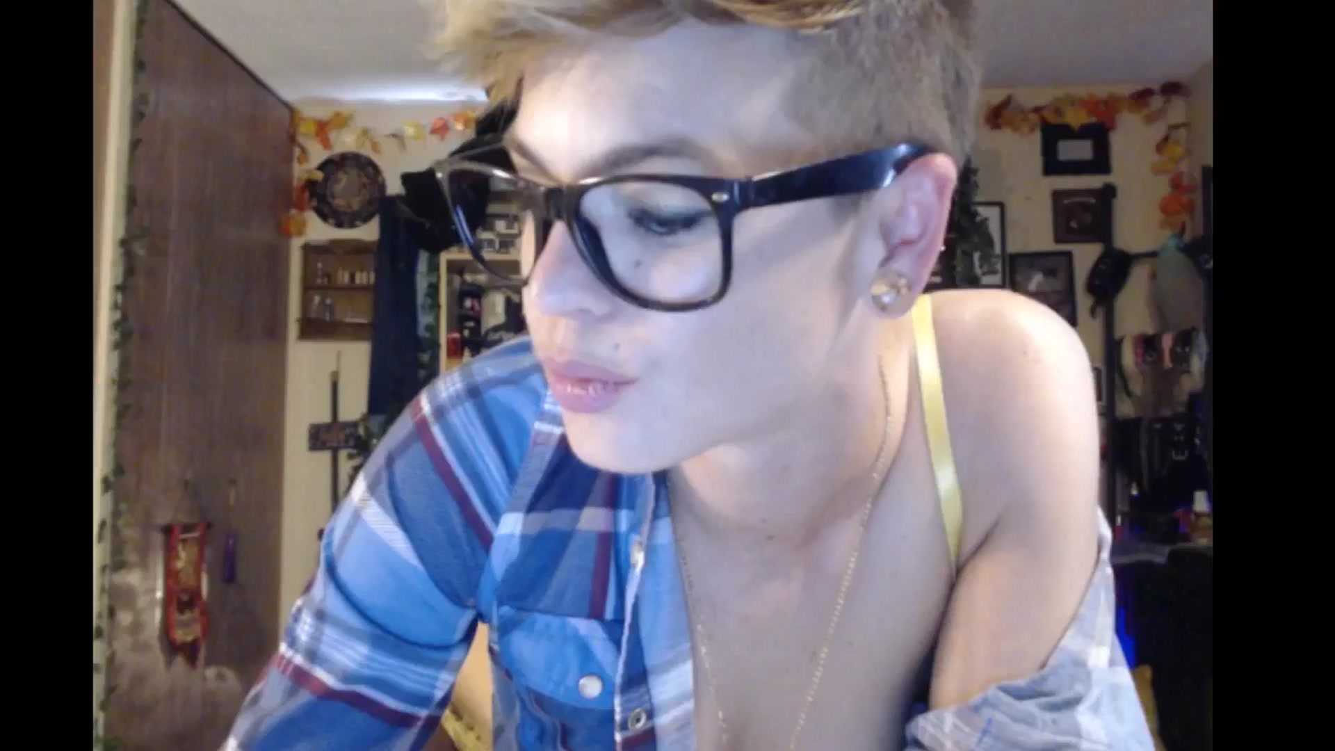 Gallery image thumbnail from Ancored's myfreecams stream on, 06/06/2024, 23:31 image 1 of 20