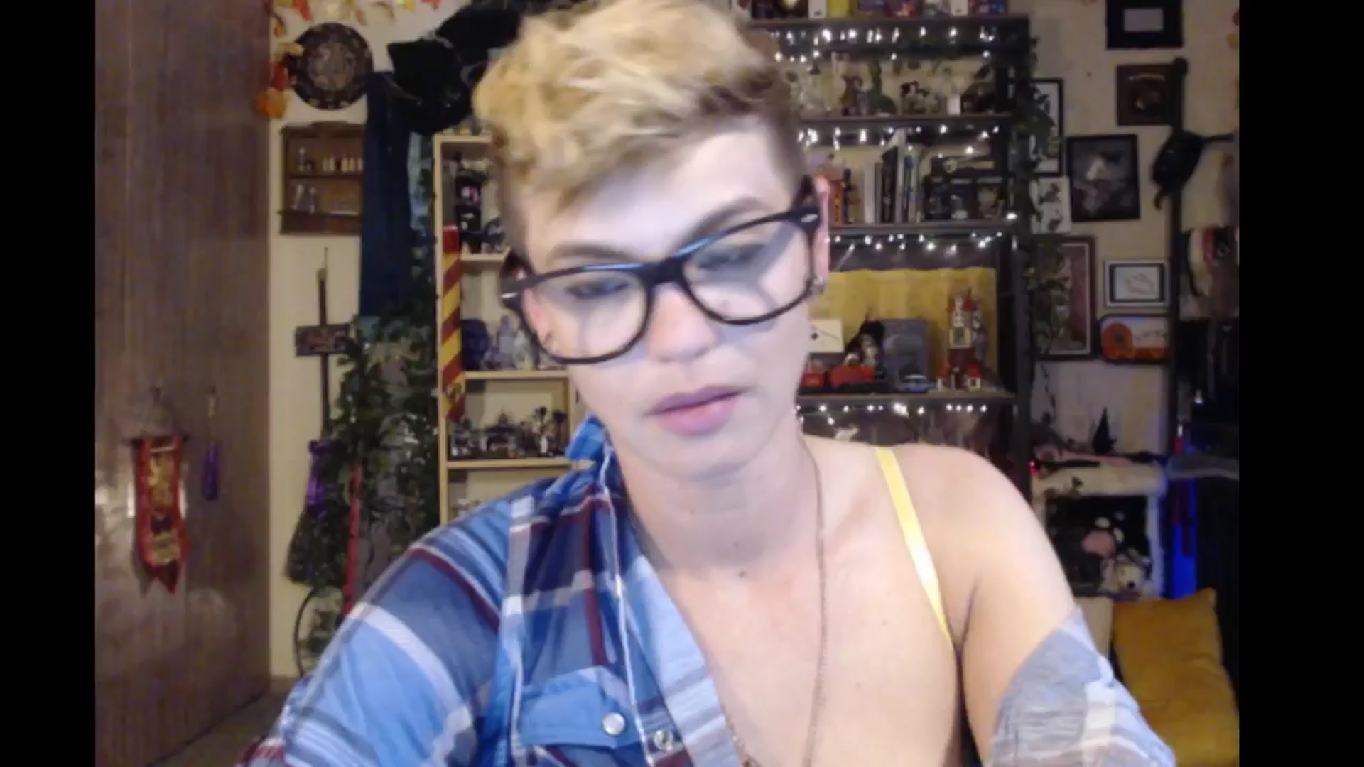Gallery image thumbnail from Ancored's myfreecams stream on, 06/06/2024, 23:31 image 2 of 20
