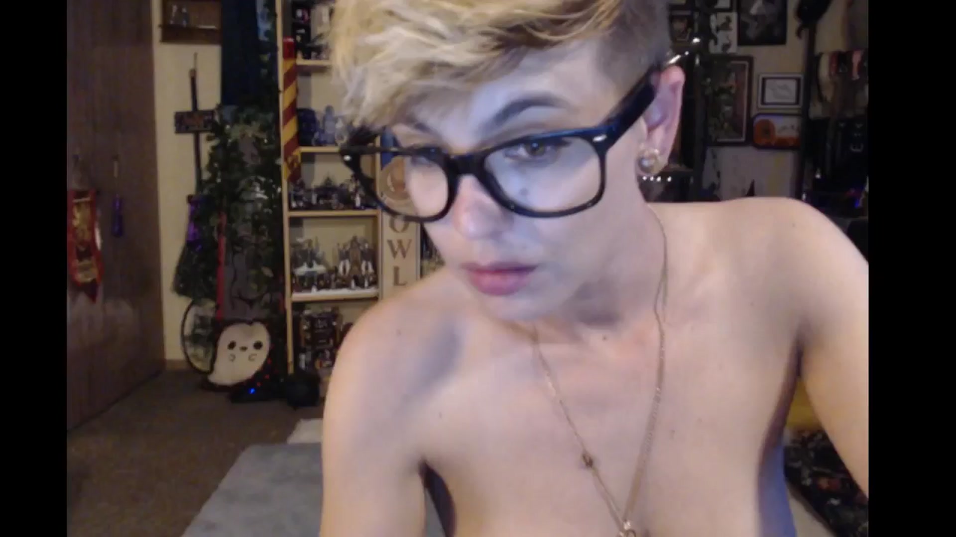 Gallery image thumbnail from Ancored's myfreecams stream on, 06/07/2024, 24:18 image 15 of 20