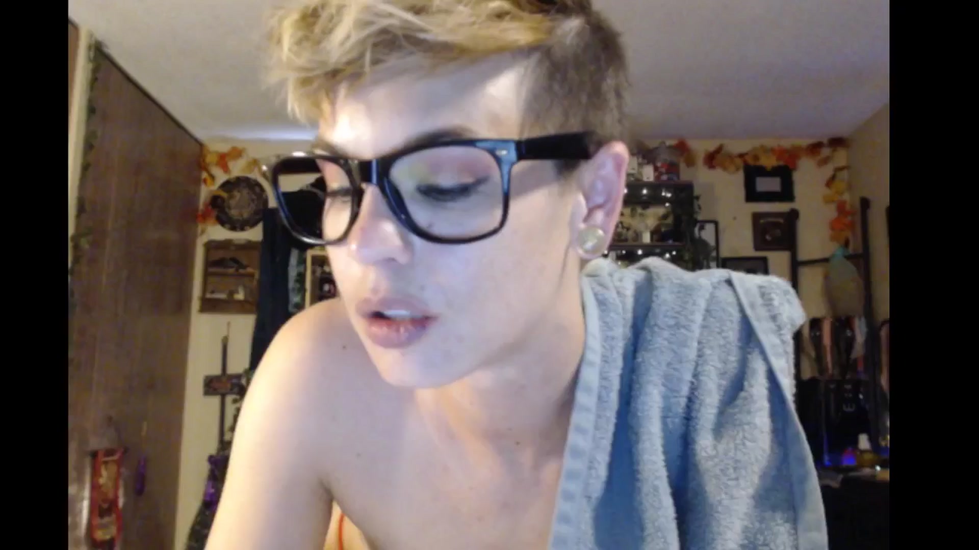 Gallery image thumbnail from Ancored's myfreecams stream on, 06/25/2024, 24:33 image 5 of 20