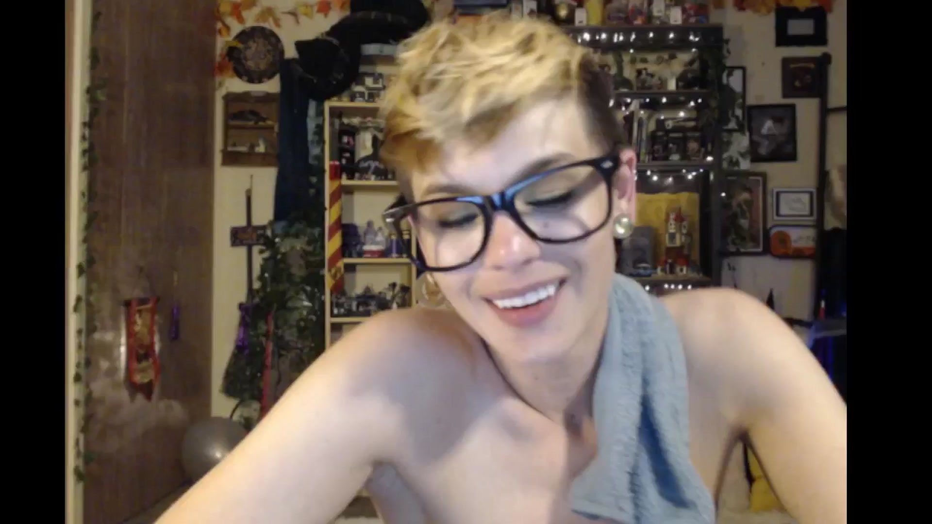 Gallery image thumbnail from Ancored's myfreecams stream on, 06/27/2024, 01:17 image 13 of 20