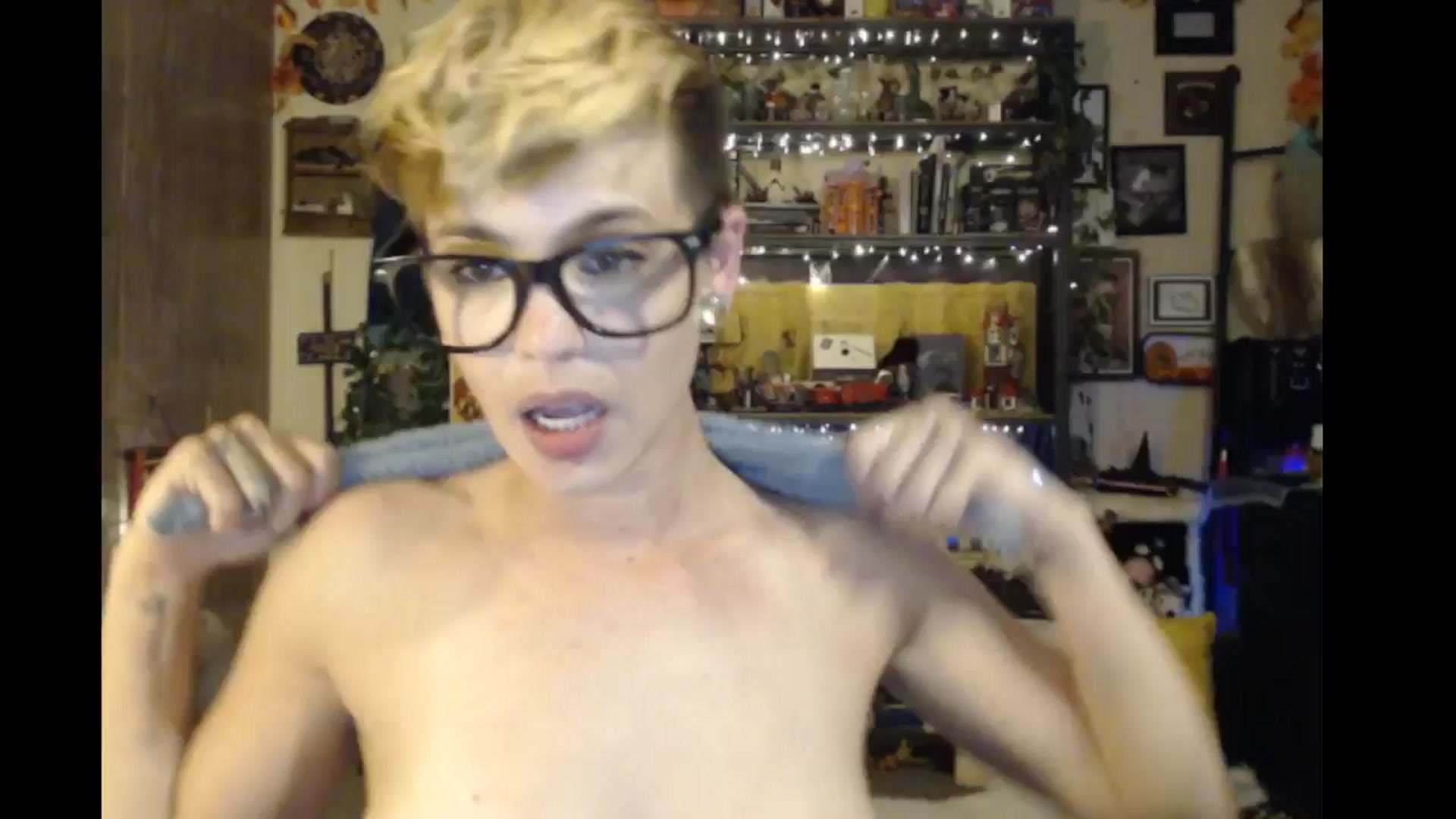Gallery image thumbnail from Ancored's myfreecams stream on, 06/27/2024, 01:17 image 16 of 20