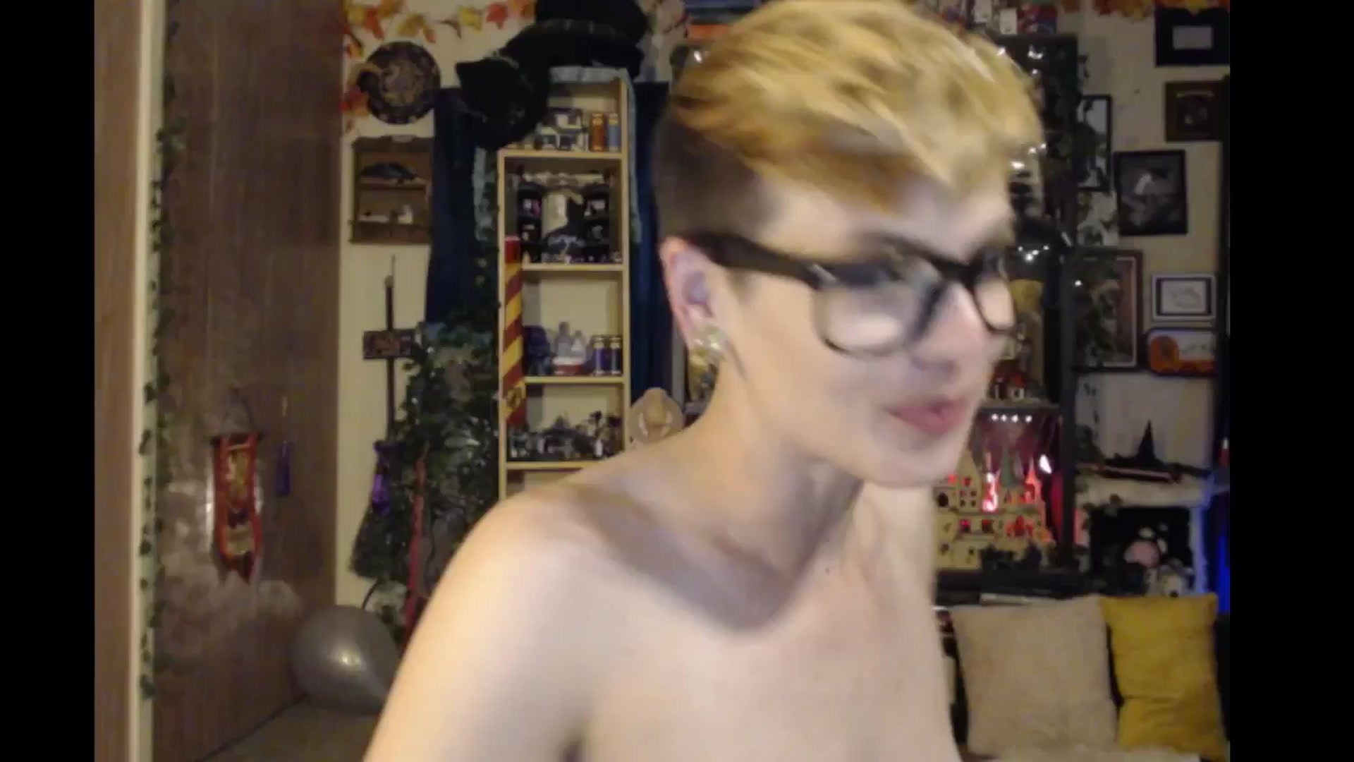 Gallery image thumbnail from Ancored's myfreecams stream on, 06/27/2024, 01:17 image 14 of 20