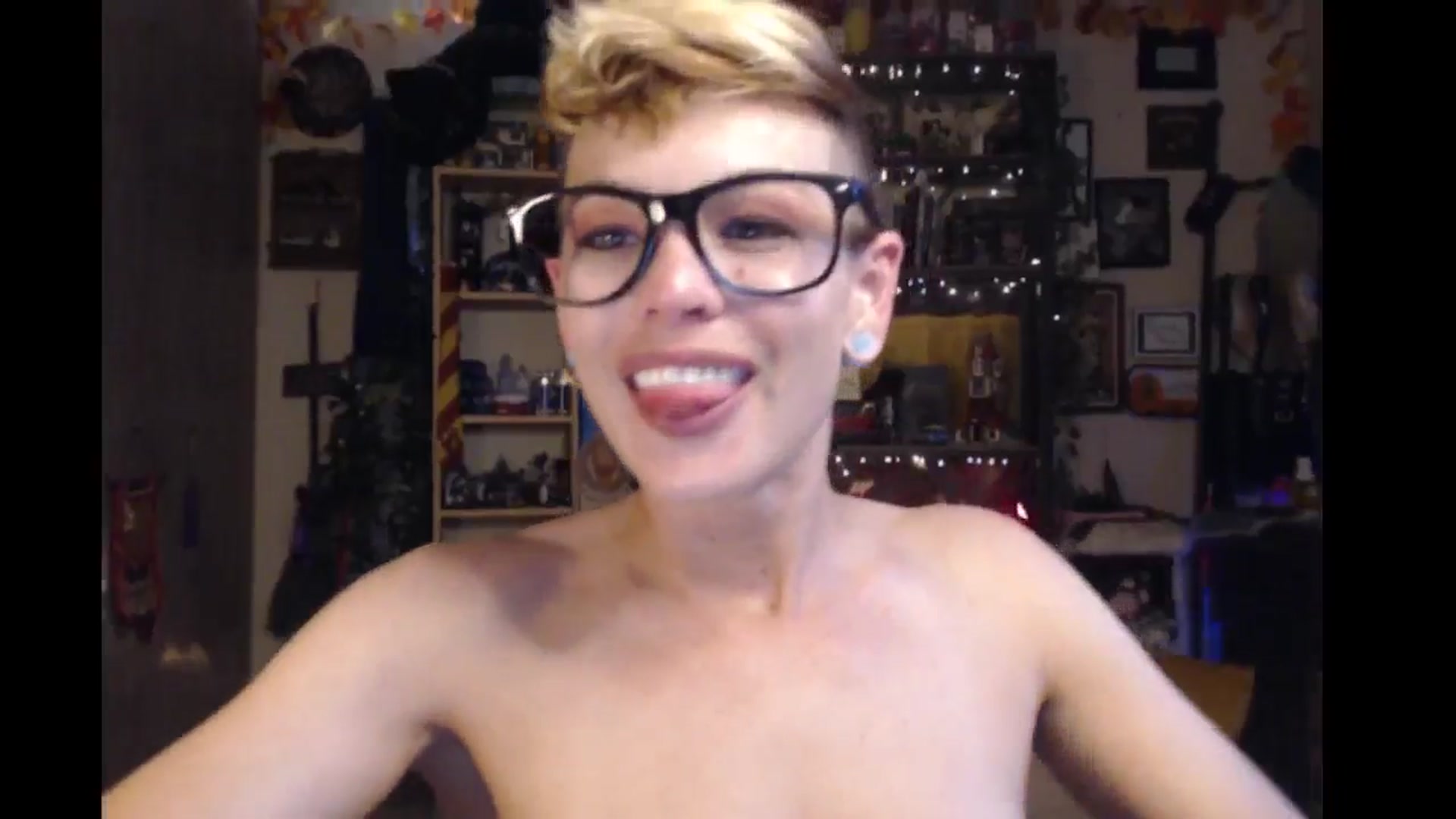 Gallery image thumbnail from Ancored's myfreecams stream on, 07/09/2024, 24:22 image 7 of 20