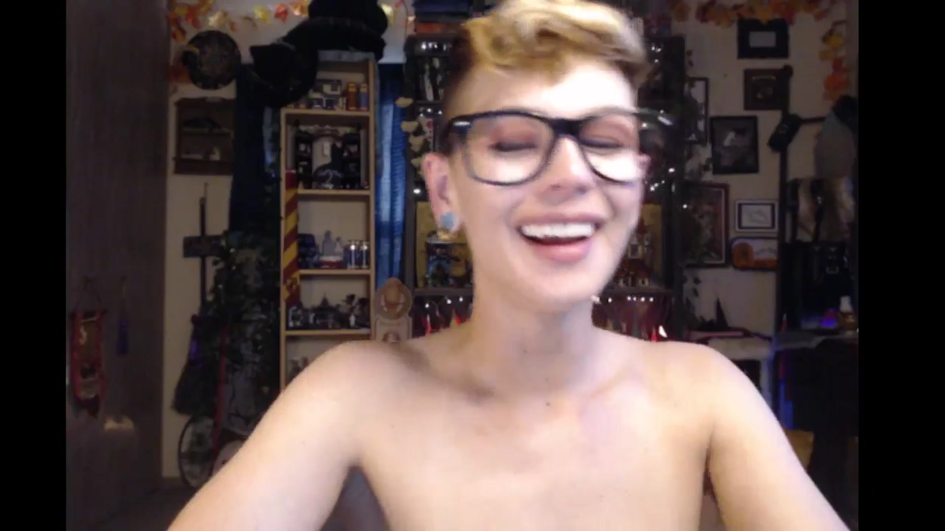 Gallery image thumbnail from Ancored's myfreecams stream on, 07/09/2024, 24:22 image 13 of 20