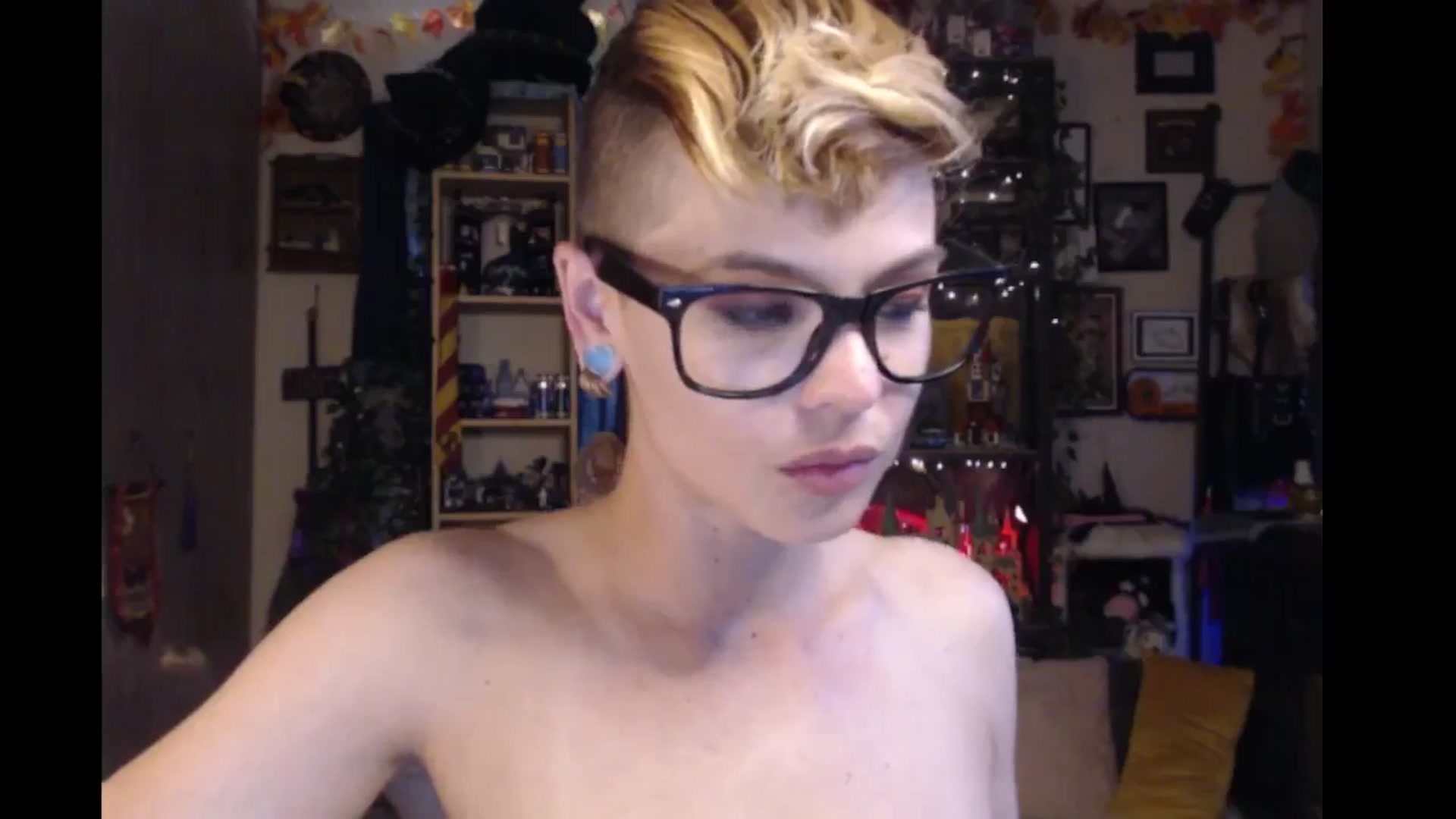 Gallery image thumbnail from Ancored's myfreecams stream on, 07/09/2024, 24:22 image 8 of 20