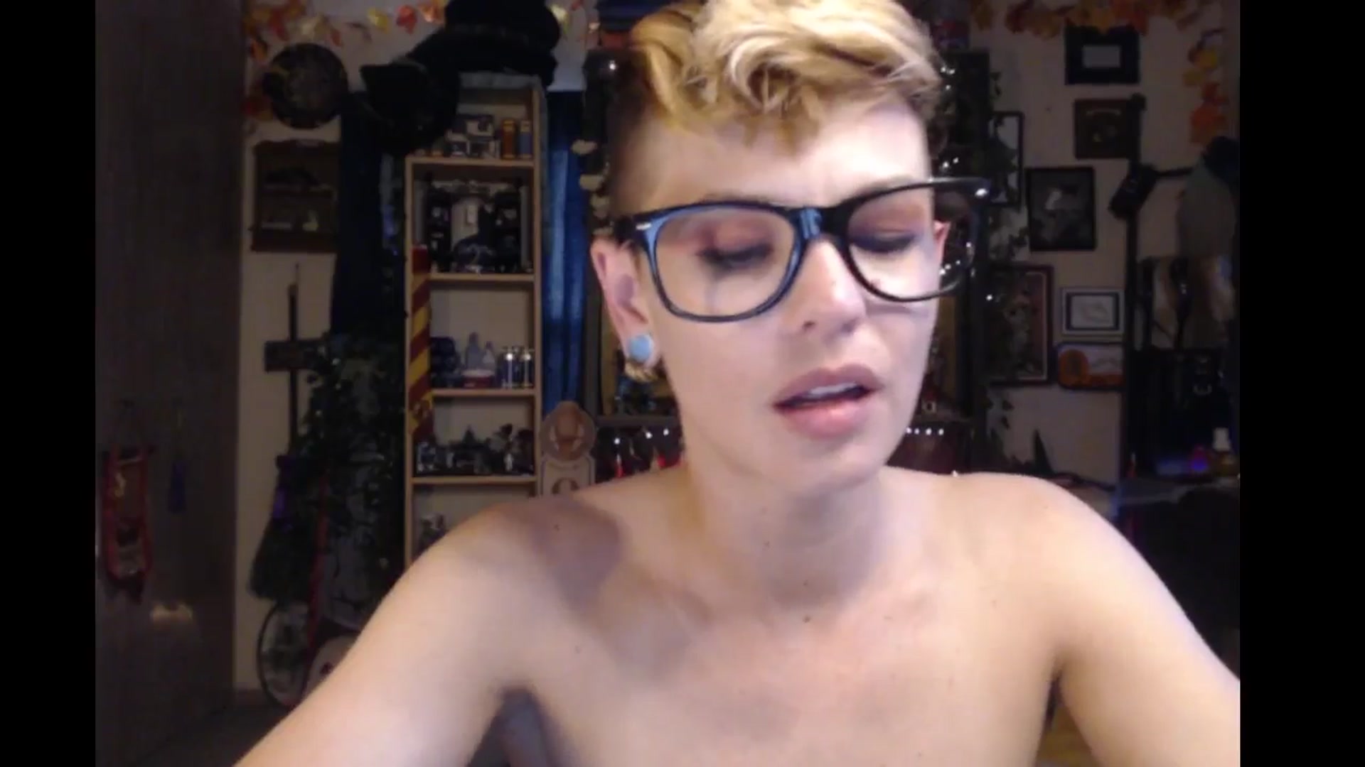 Gallery image thumbnail from Ancored's myfreecams stream on, 07/09/2024, 24:22 image 14 of 20