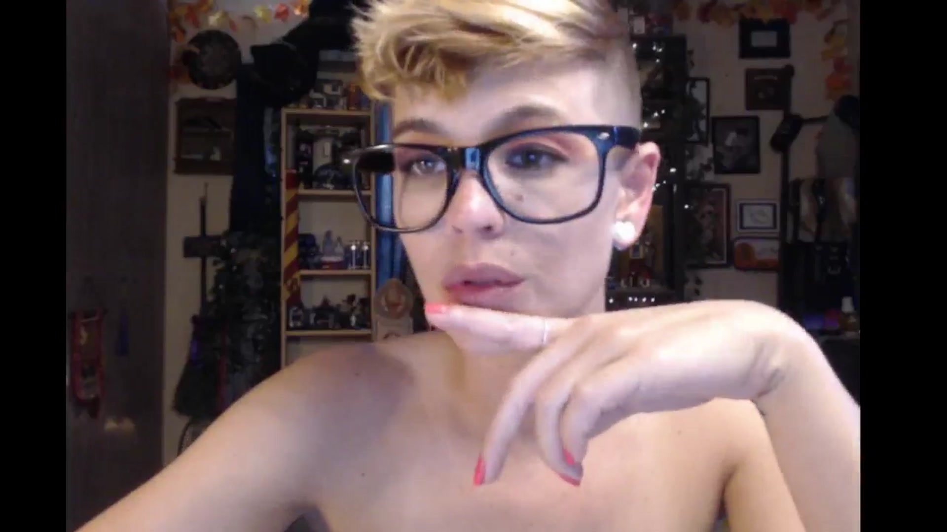Gallery image thumbnail from Ancored's myfreecams stream on, 07/09/2024, 24:22 image 11 of 20