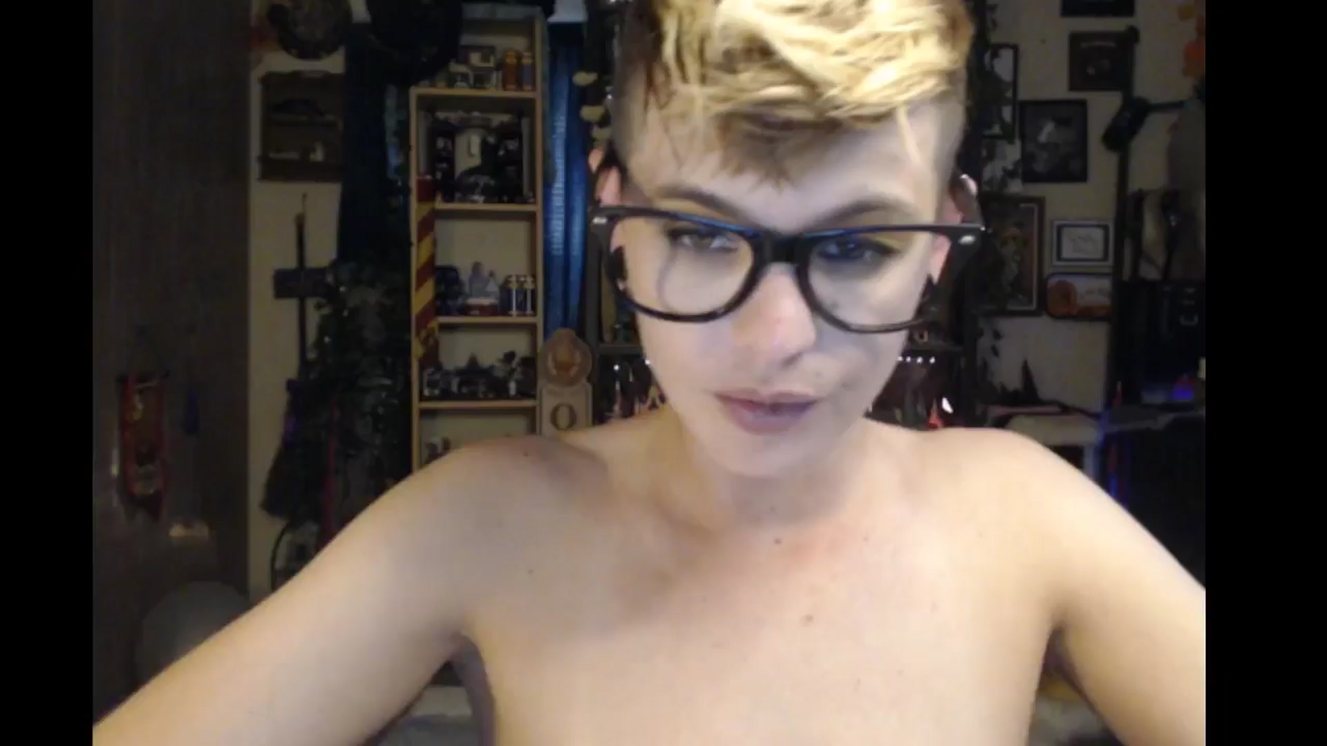 Gallery image thumbnail from Ancored's myfreecams stream on, 07/10/2024, 23:19 image 17 of 20