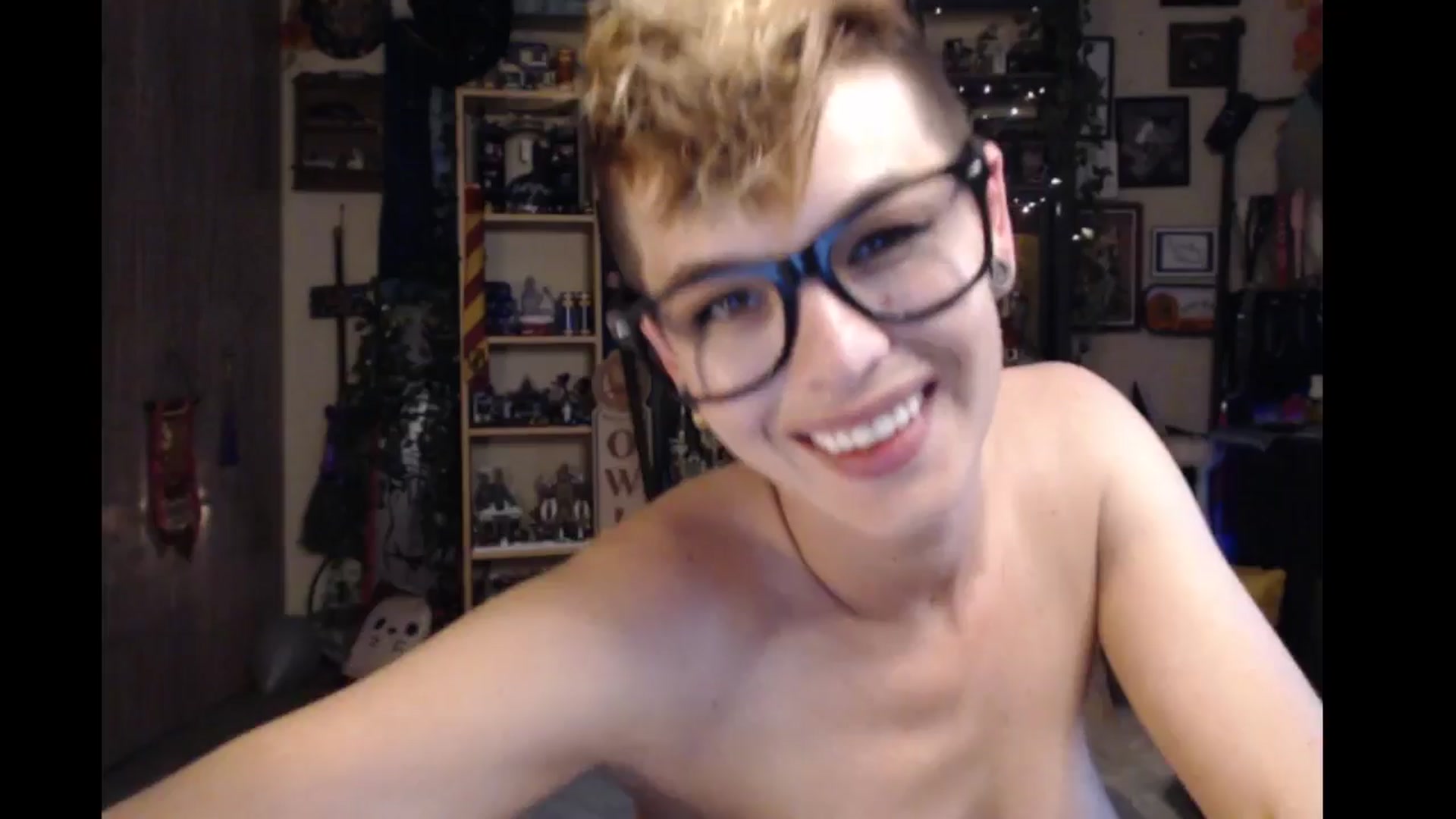 Gallery image thumbnail from Ancored's myfreecams stream on, 07/22/2024, 23:38 image 6 of 20