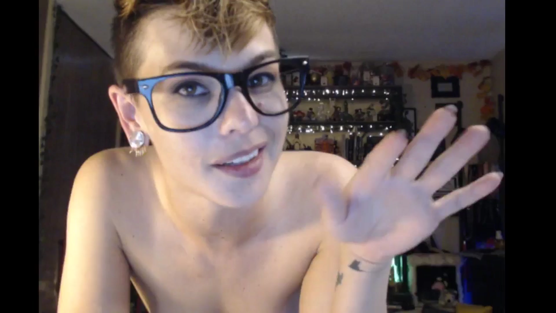Gallery image thumbnail from Ancored's myfreecams stream on, 07/26/2024, 24:02 image 8 of 20