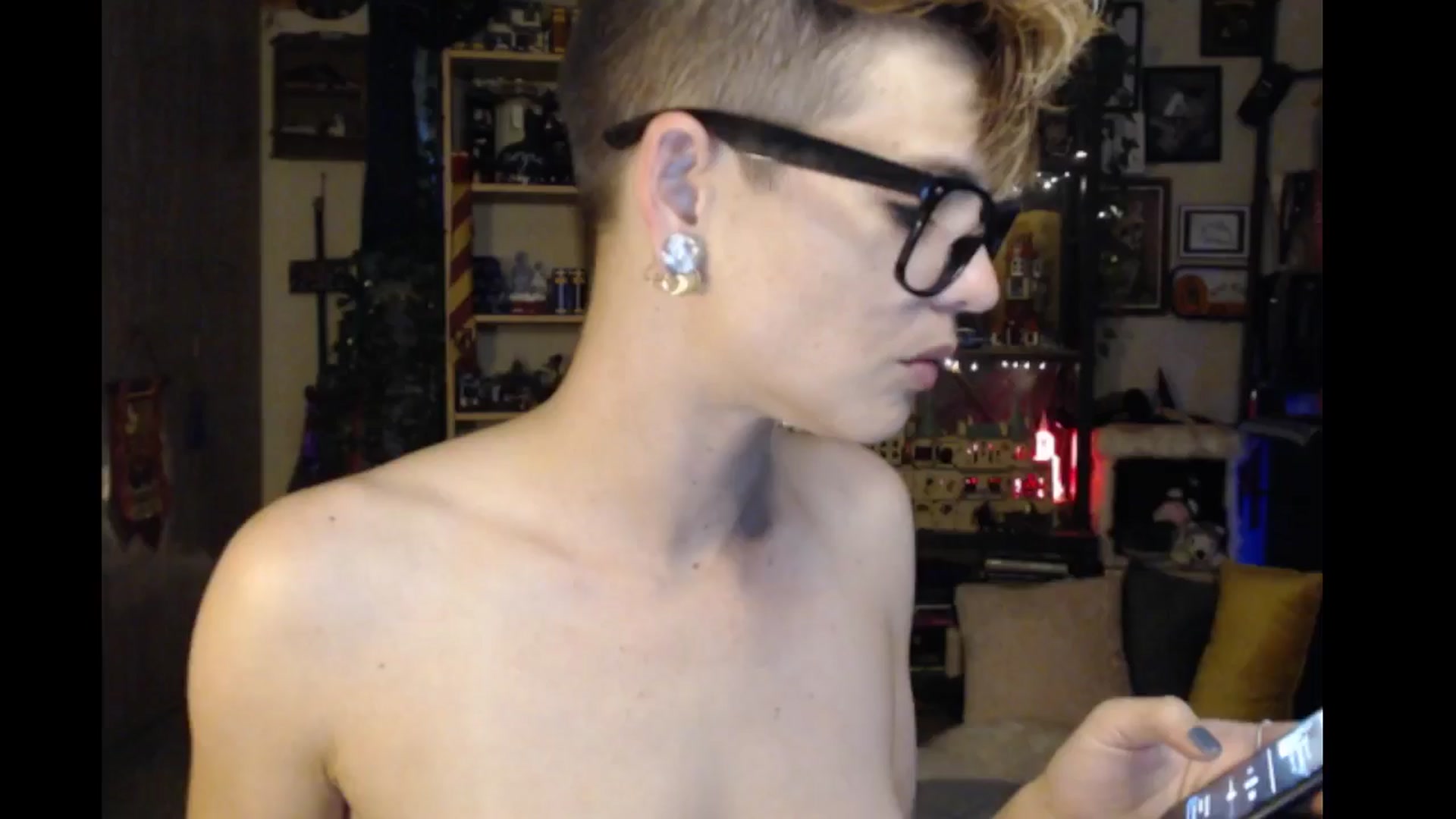 Gallery image thumbnail from Ancored's myfreecams stream on, 07/26/2024, 24:16 image 10 of 20