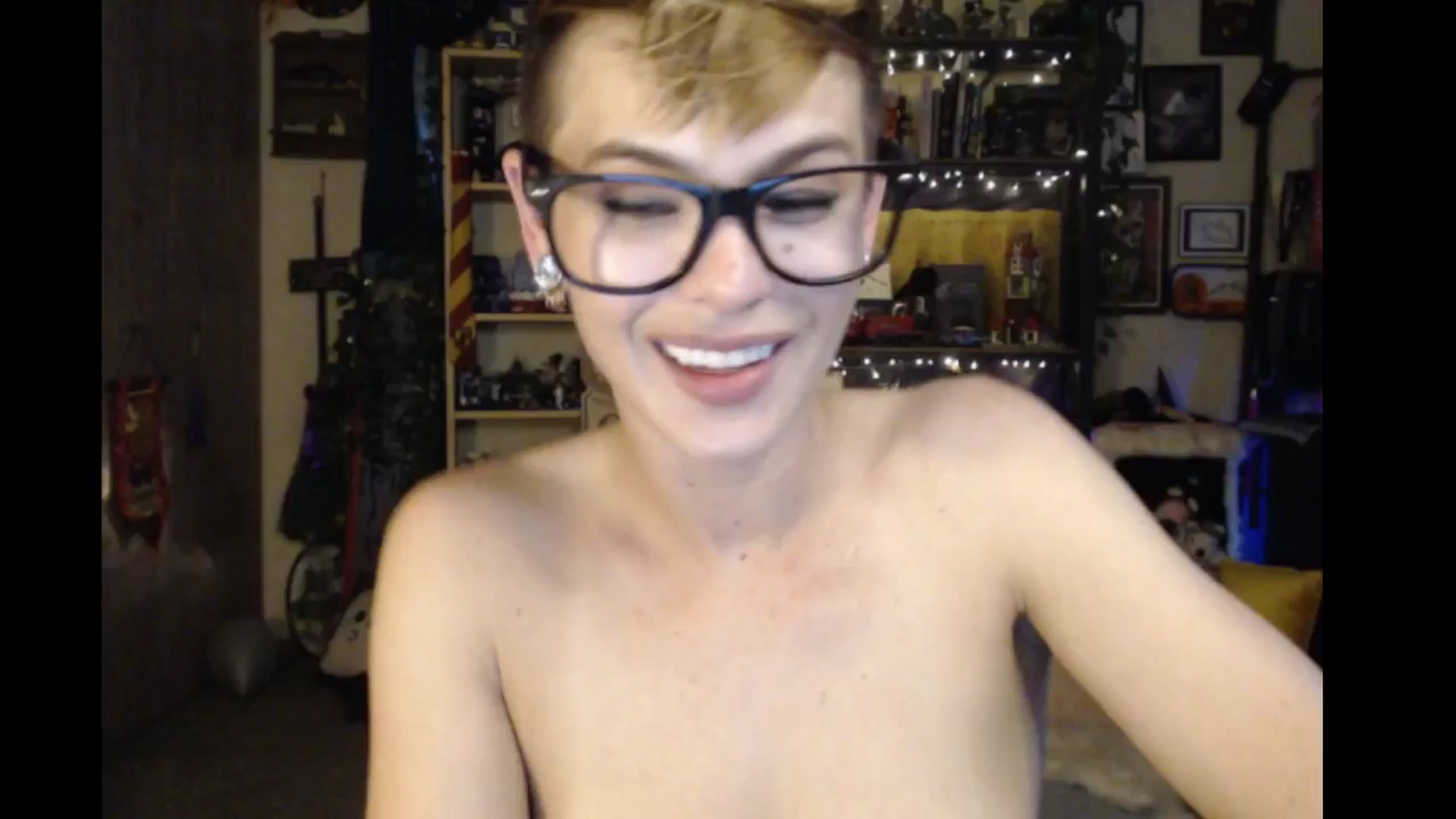 Gallery image thumbnail from Ancored's myfreecams stream on, 07/26/2024, 24:16 image 6 of 20