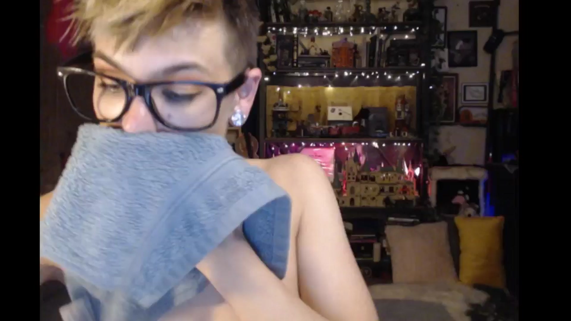 Gallery image thumbnail from Ancored's myfreecams stream on, 07/31/2024, 02:05 image 16 of 20