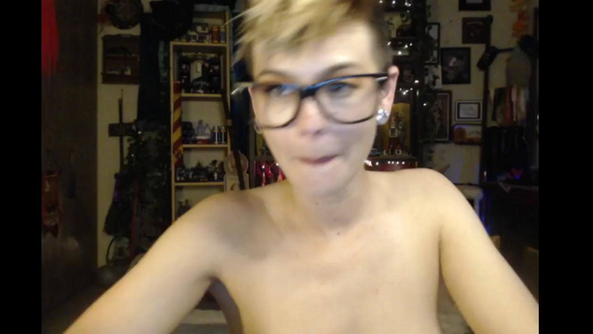 Gallery image thumbnail from Ancored's myfreecams stream on, 07/31/2024, 02:05 image 12 of 20