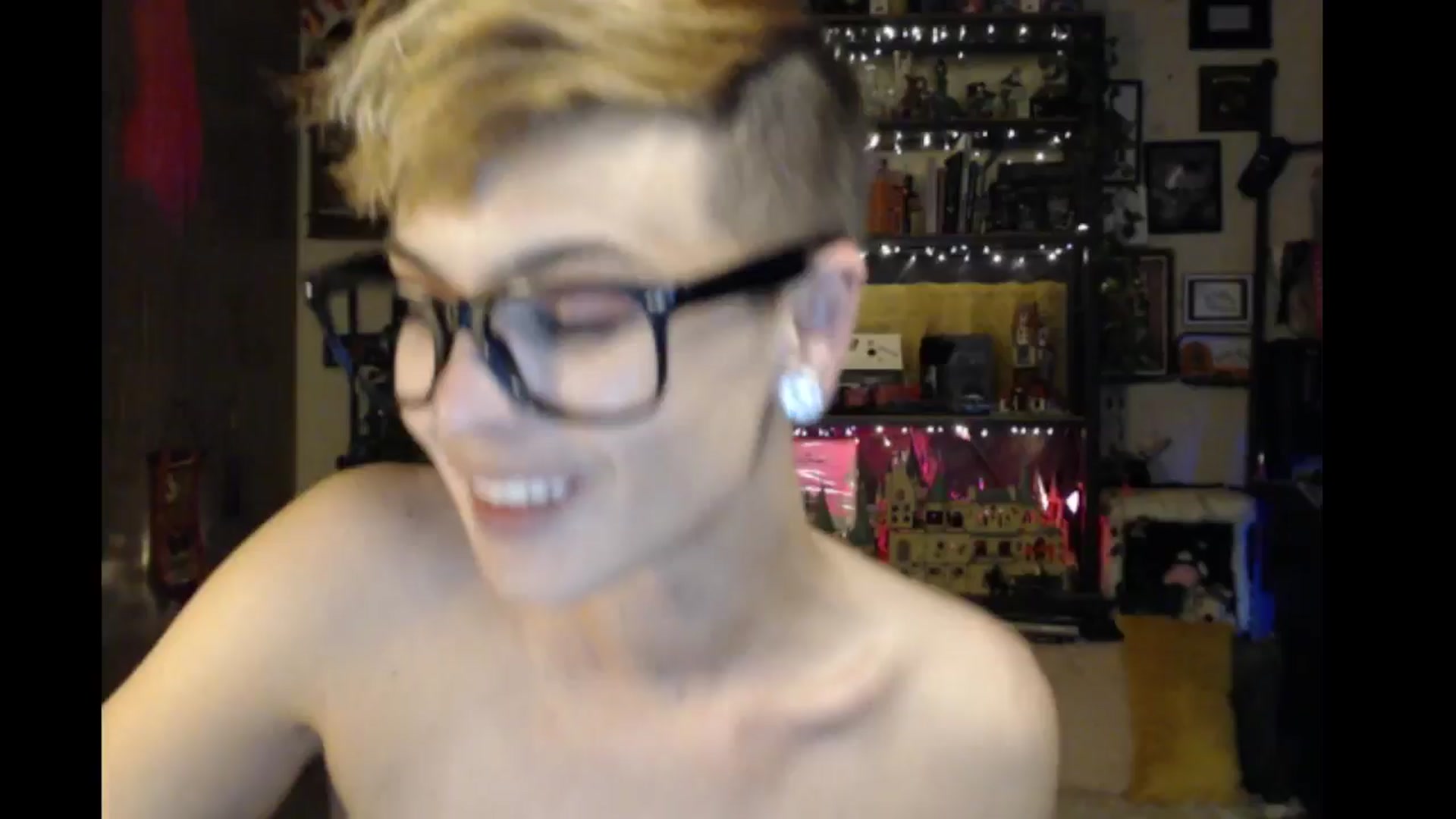Gallery image thumbnail from Ancored's myfreecams stream on, 08/01/2024, 02:57 image 16 of 20