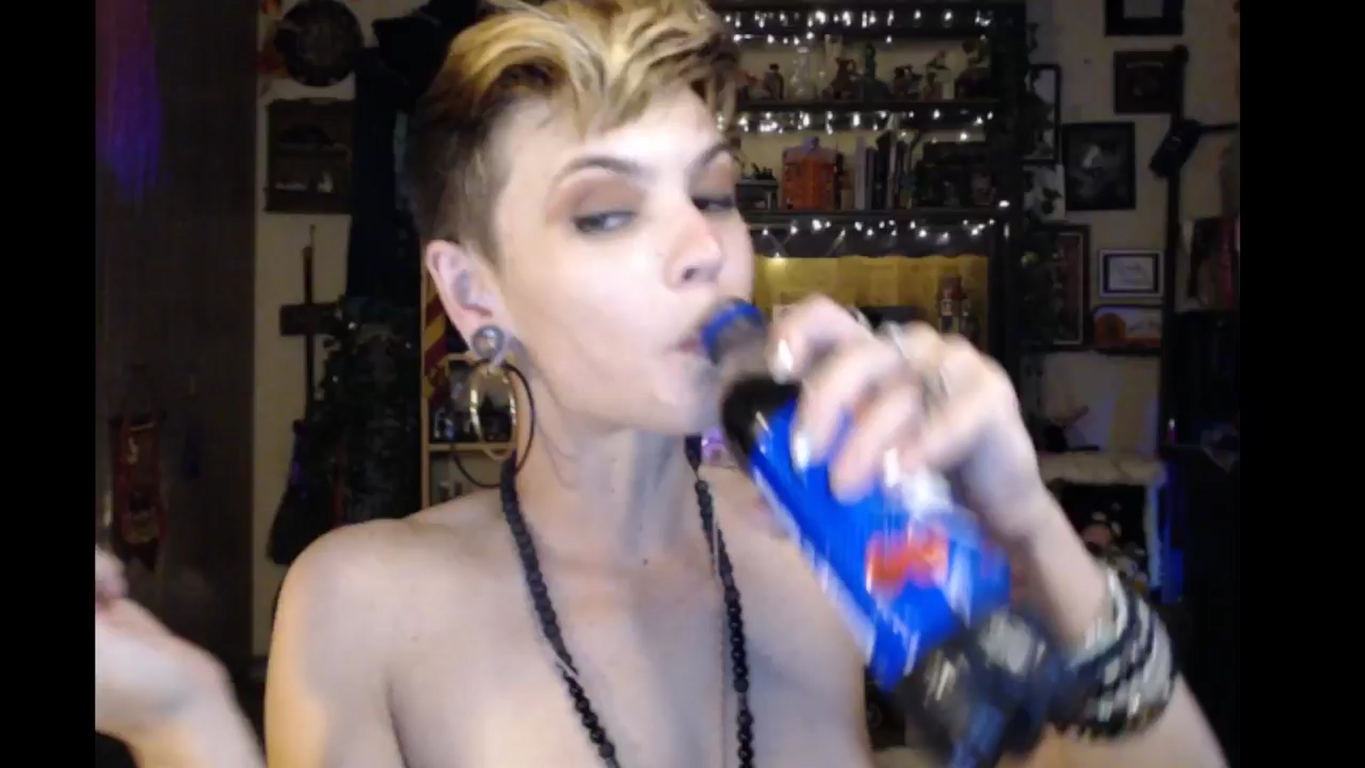 Gallery image thumbnail from Ancored's myfreecams stream on, 08/07/2024, 24:01 image 19 of 20