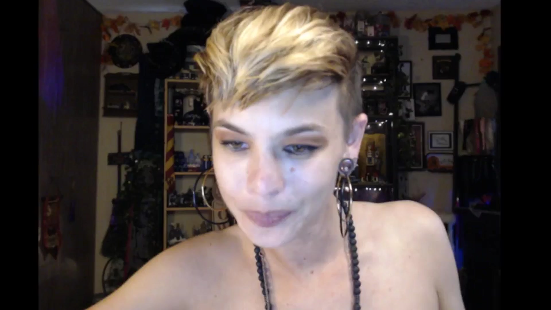 Gallery image thumbnail from Ancored's myfreecams stream on, 08/07/2024, 24:27 image 1 of 20
