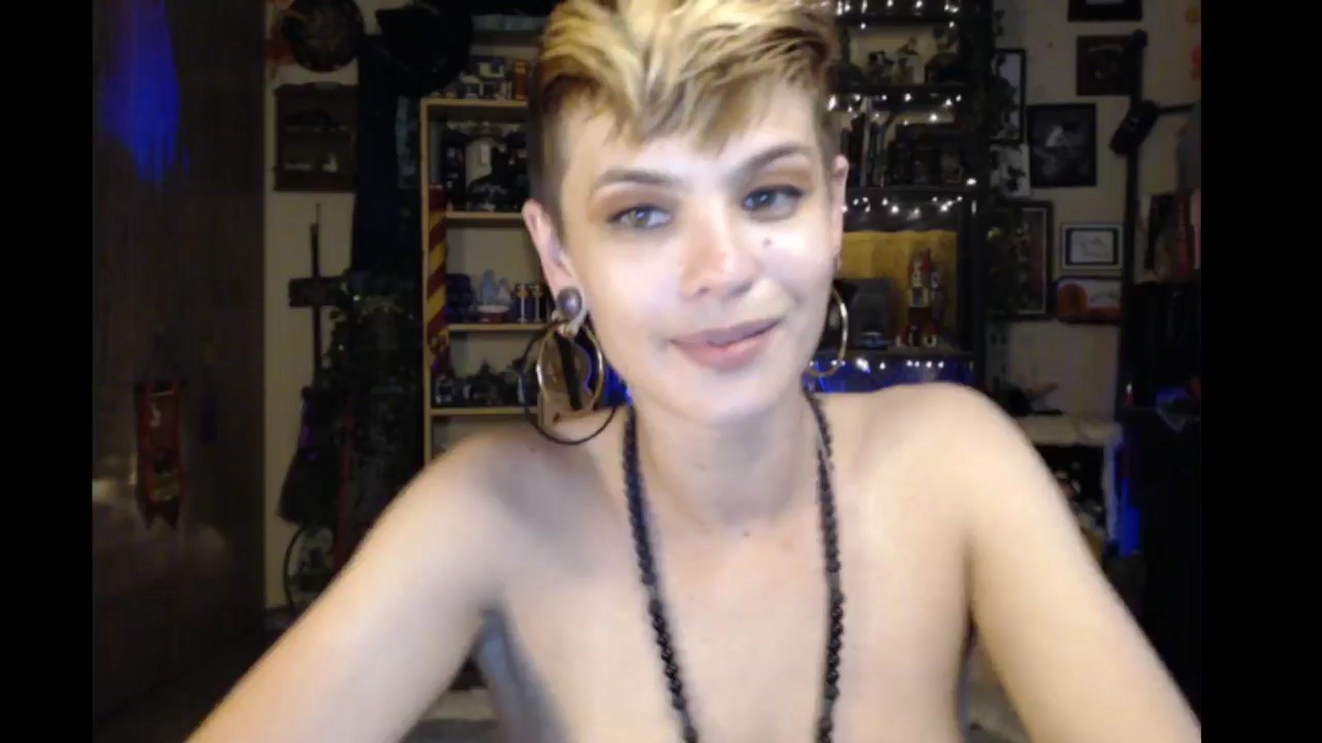 Gallery image thumbnail from Ancored's myfreecams stream on, 08/07/2024, 24:27 image 16 of 20