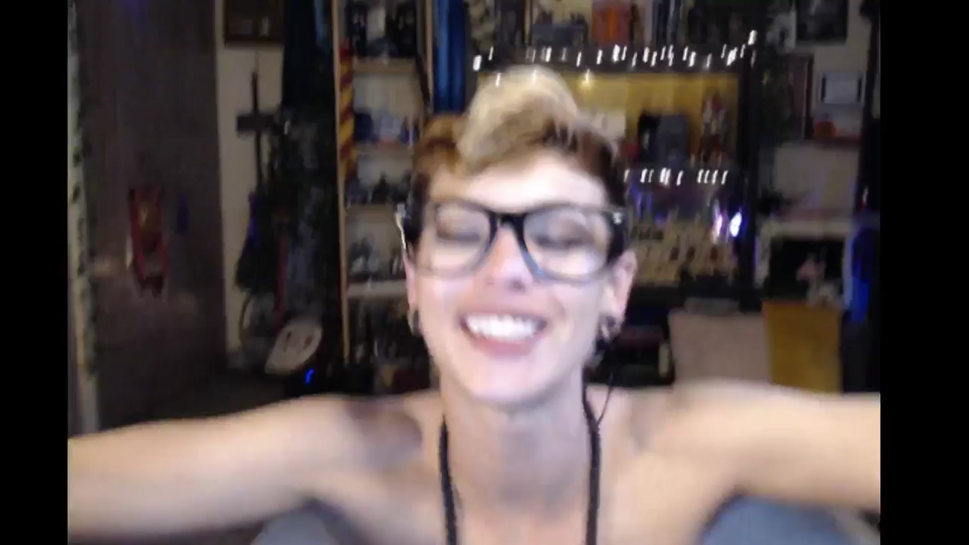 Gallery image thumbnail from Ancored's myfreecams stream on, 08/08/2024, 01:11 image 3 of 20