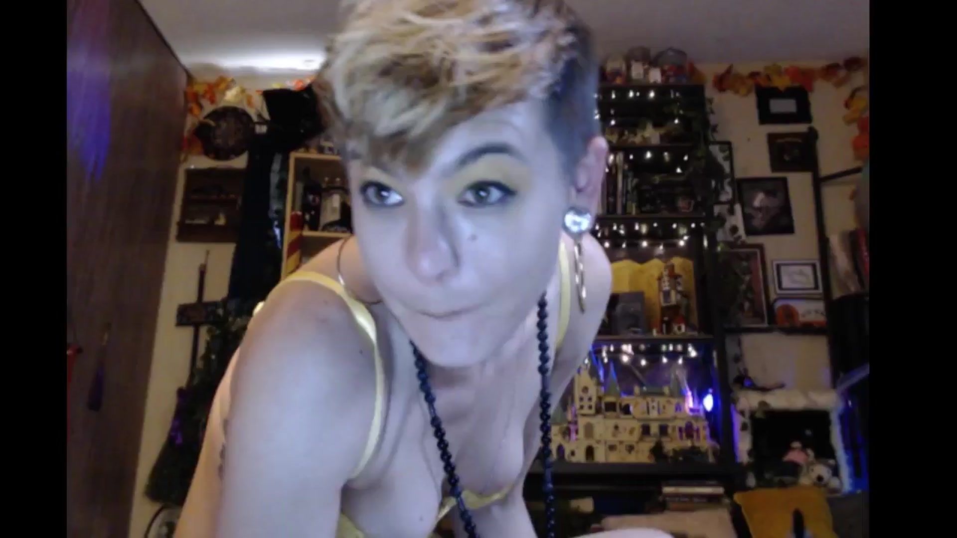 Gallery image thumbnail from Ancored's myfreecams stream on, 08/09/2024, 24:18 image 19 of 20