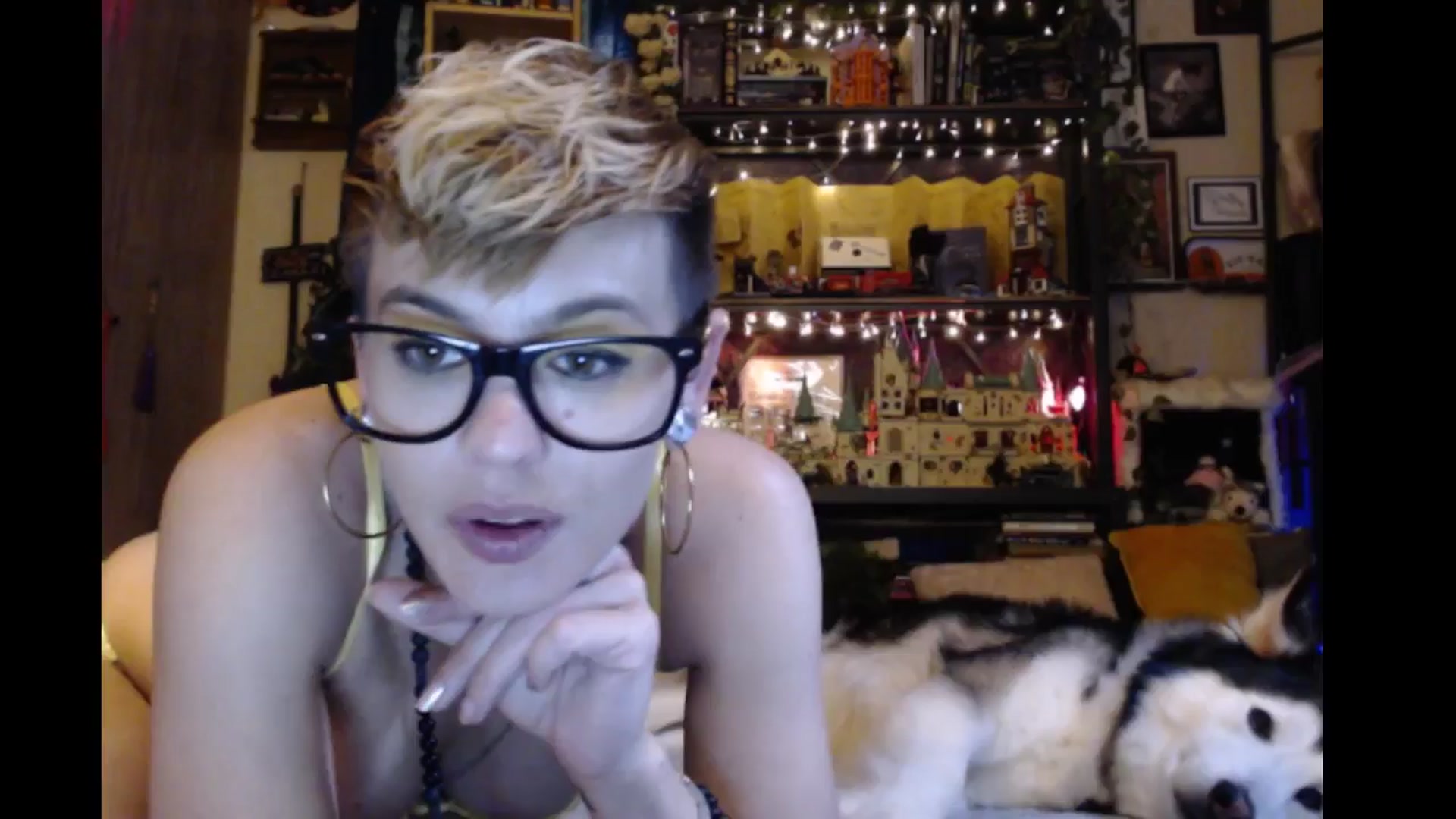 Gallery image thumbnail from Ancored's myfreecams stream on, 08/09/2024, 24:18 image 20 of 20