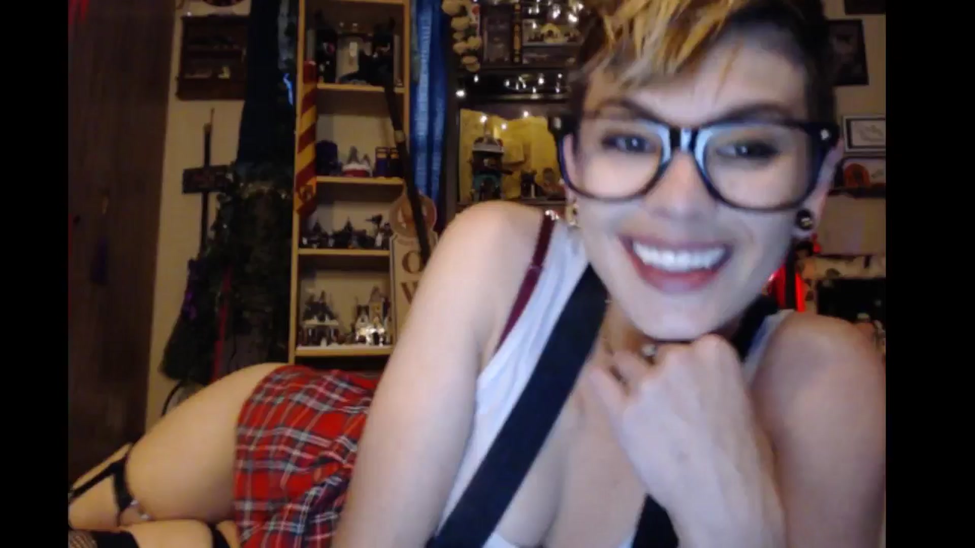 Gallery image thumbnail from Ancored's myfreecams stream on, 08/15/2024, 19:39 image 9 of 20