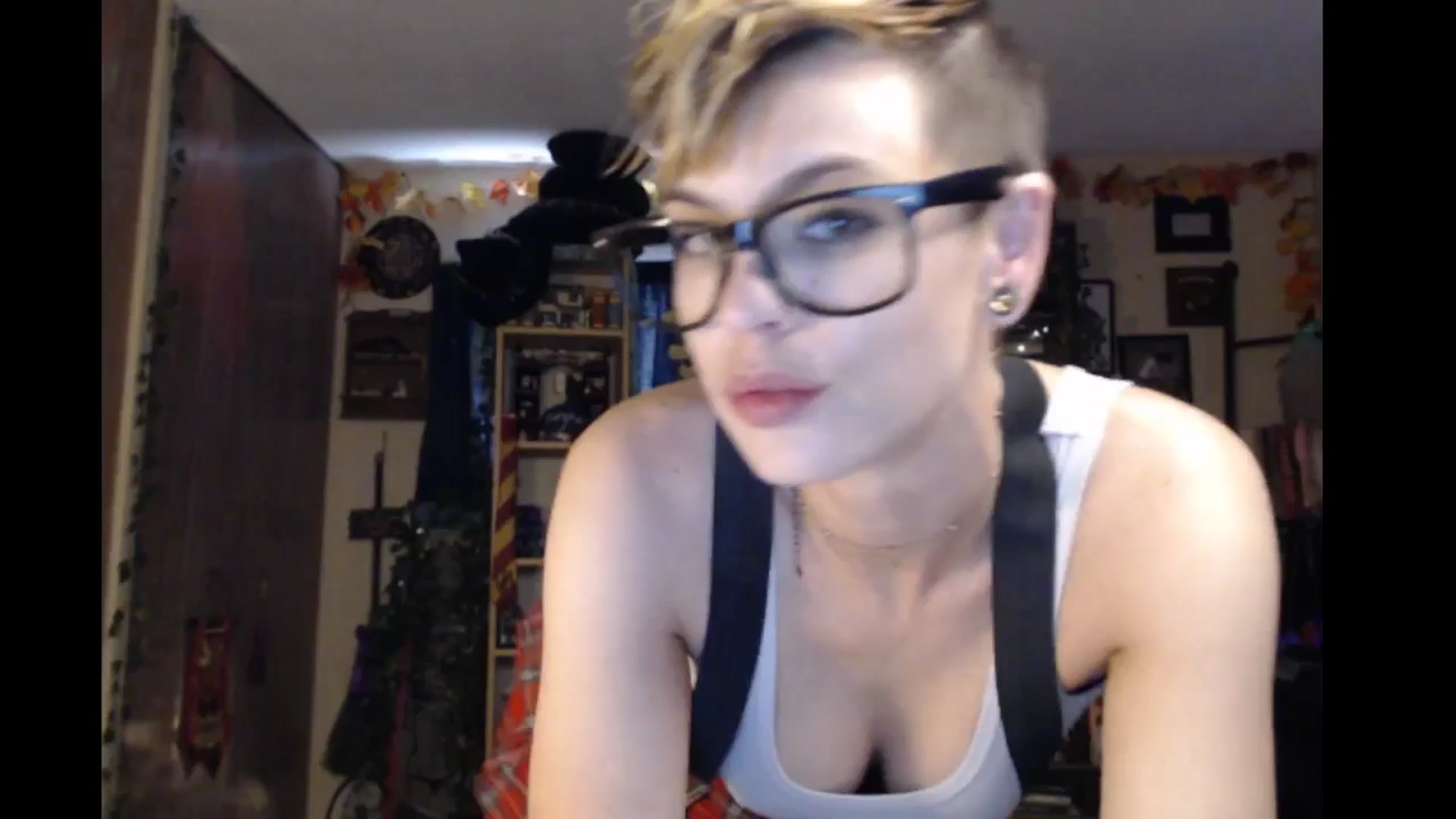 Gallery image thumbnail from Ancored's myfreecams stream on, 08/15/2024, 19:39 image 3 of 20