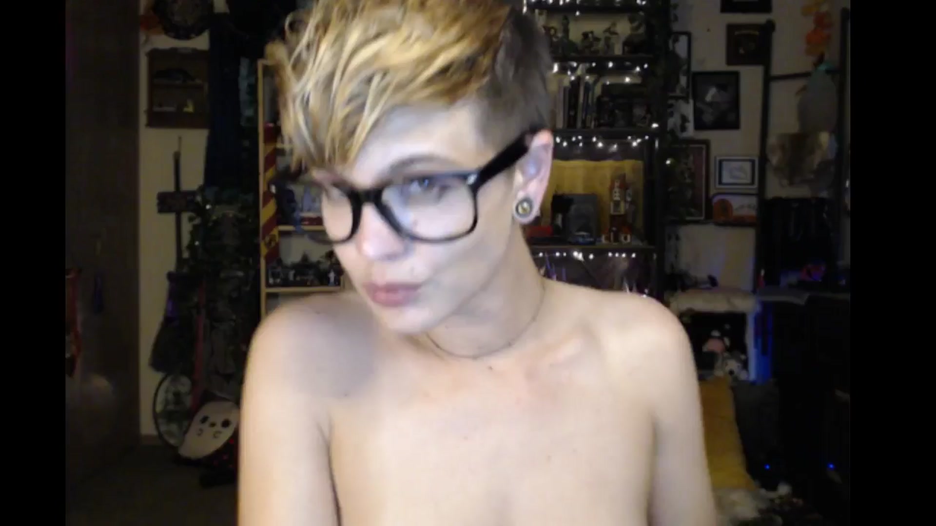 Gallery image thumbnail from Ancored's myfreecams stream on, 08/16/2024, 02:41 image 15 of 20
