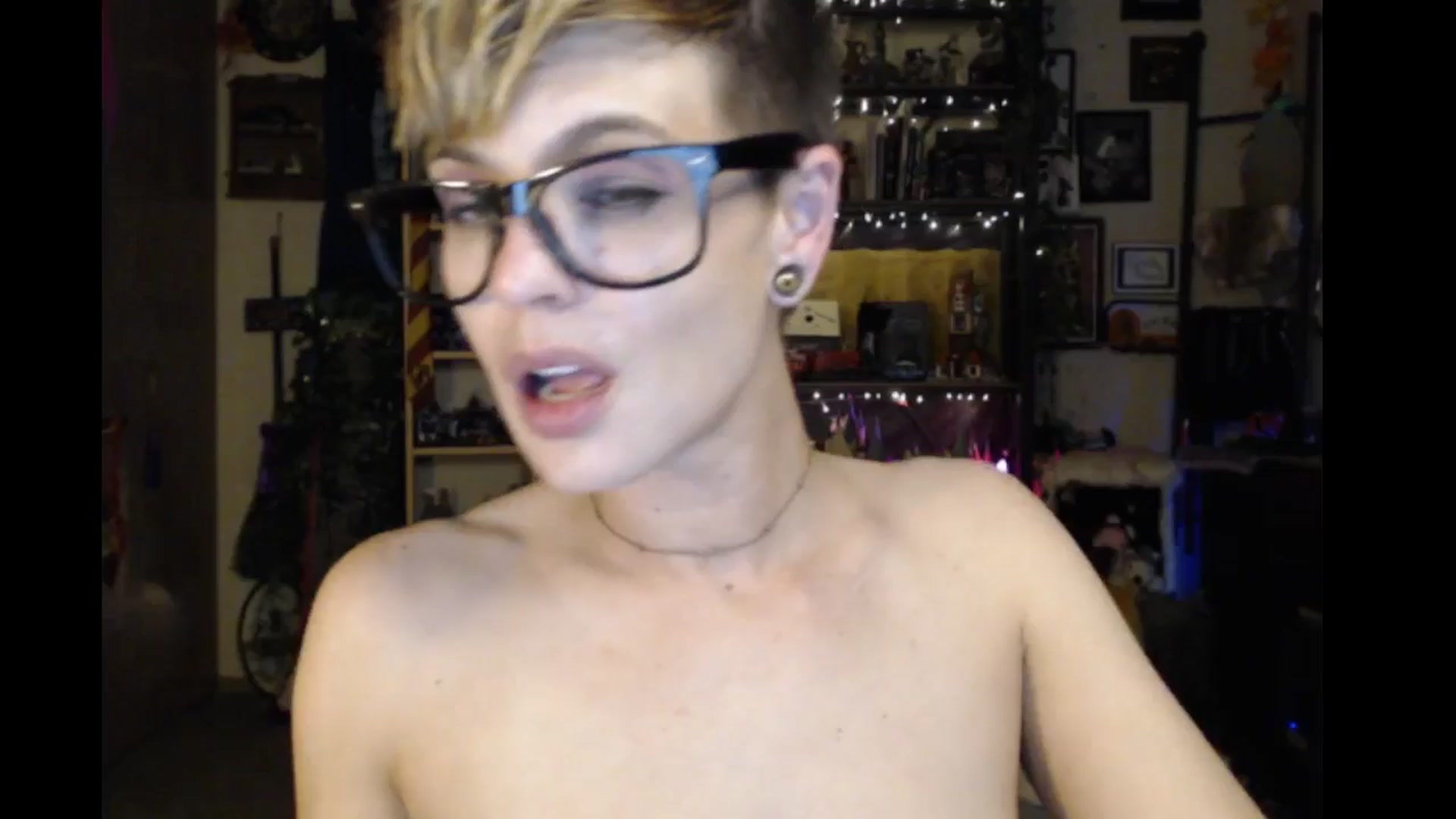 Gallery image thumbnail from Ancored's myfreecams stream on, 08/16/2024, 02:41 image 13 of 20