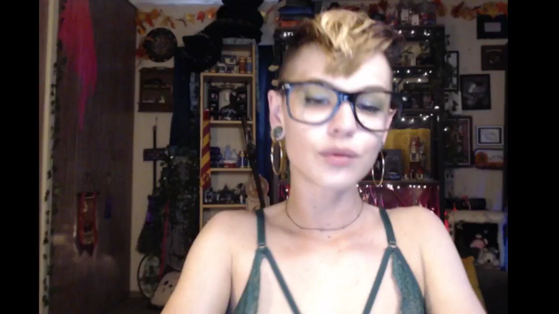 Gallery image thumbnail from Ancored's myfreecams stream on, 08/22/2024, 01:12 image 3 of 20