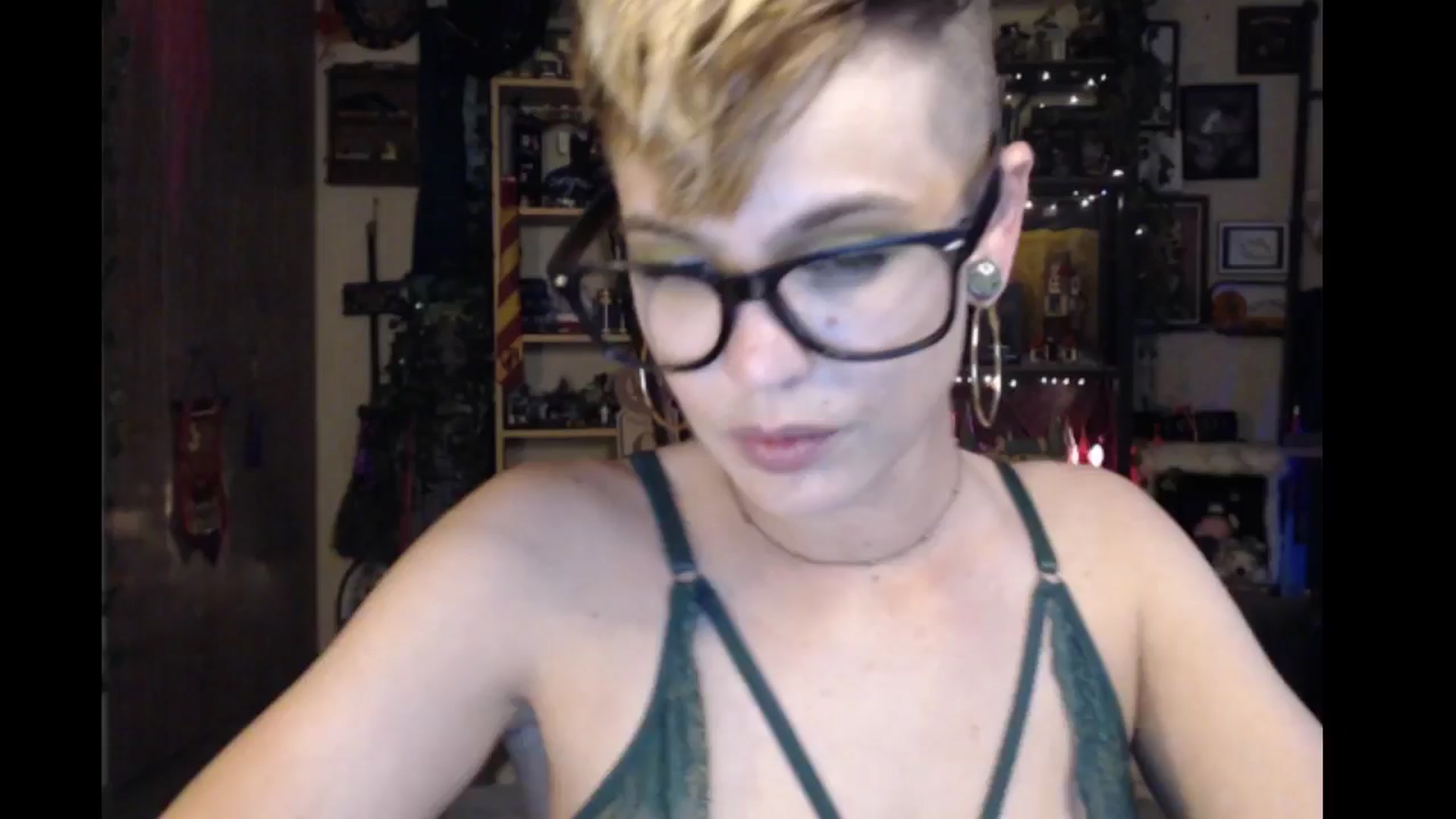 Gallery image thumbnail from Ancored's myfreecams stream on, 08/22/2024, 01:12 image 2 of 20