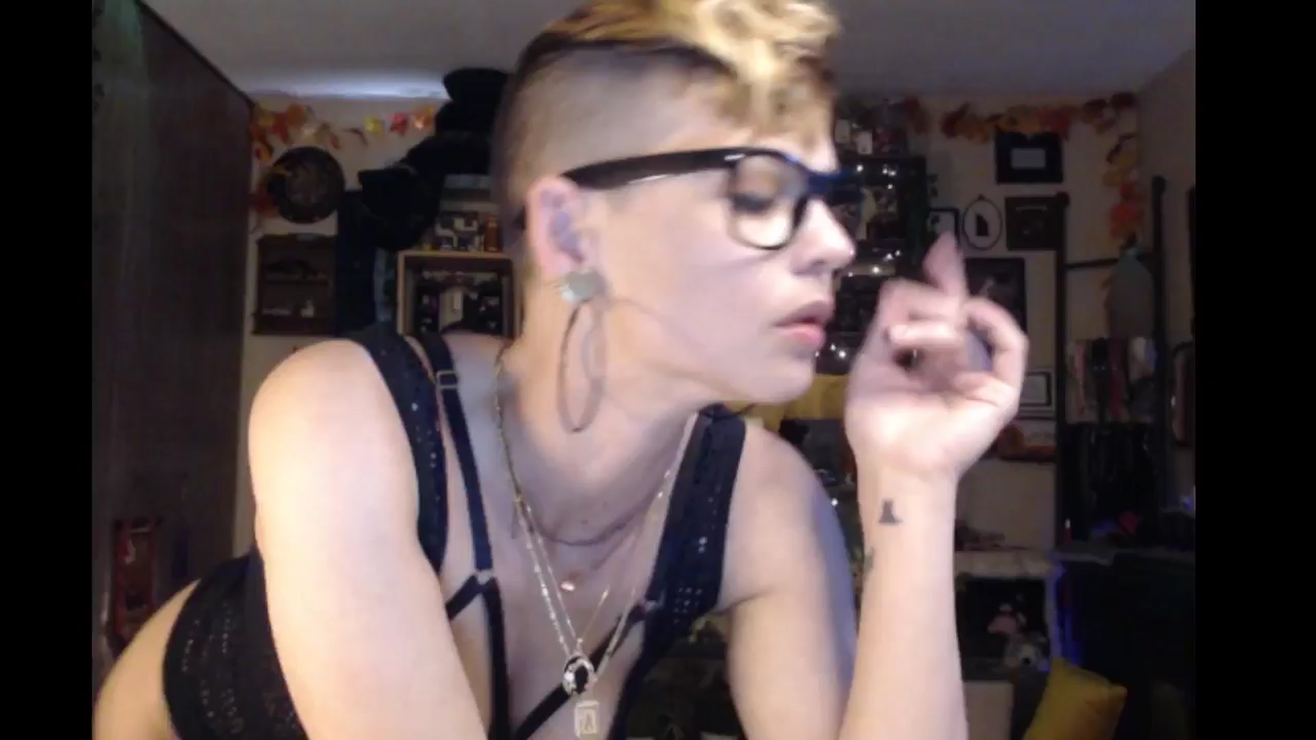Gallery image thumbnail from Ancored's myfreecams stream on, 08/27/2024, 23:53 image 1 of 20